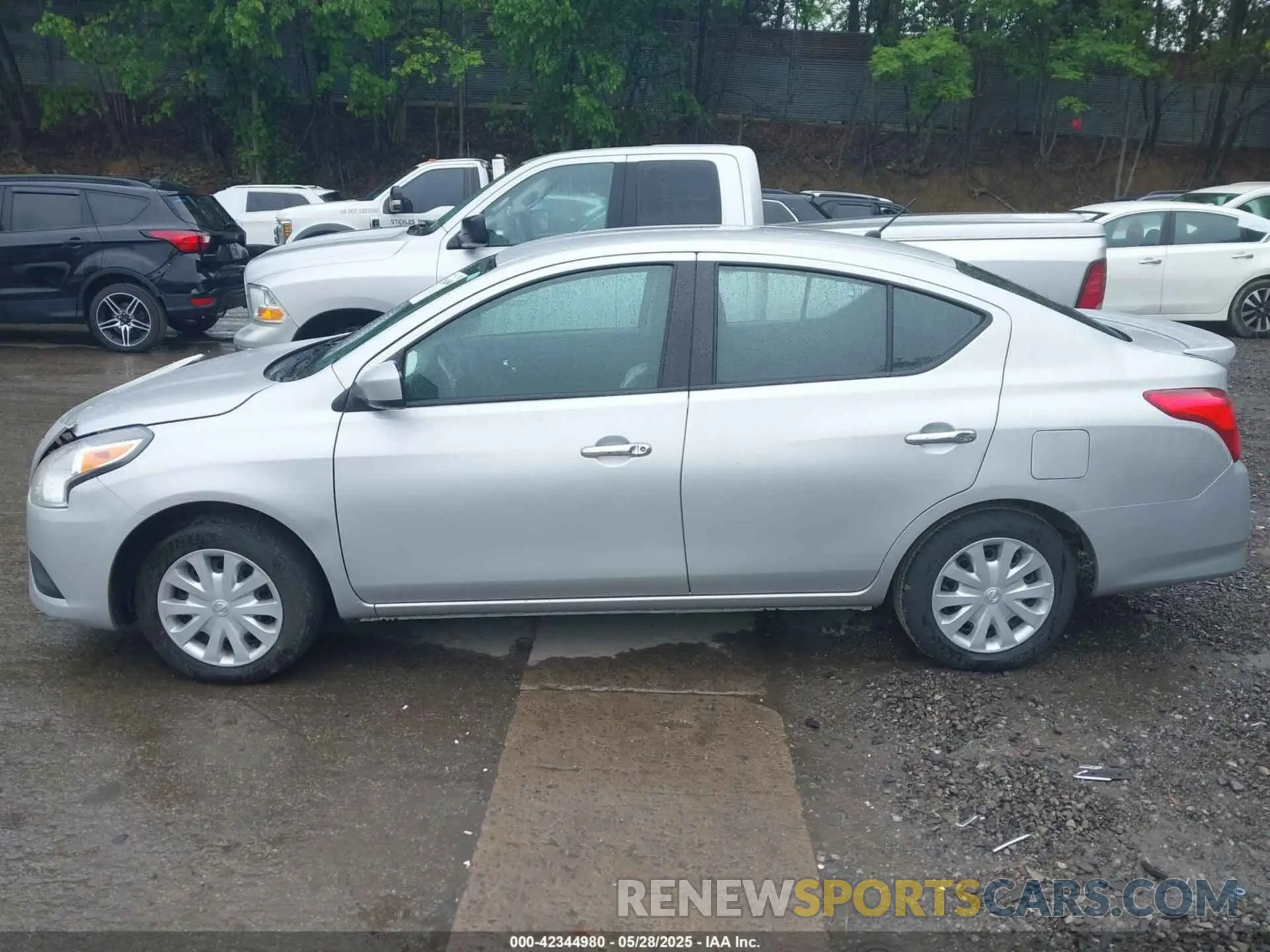 14 Photograph of a damaged car 3N1CN7AP2KL868707 NISSAN VERSA 2019