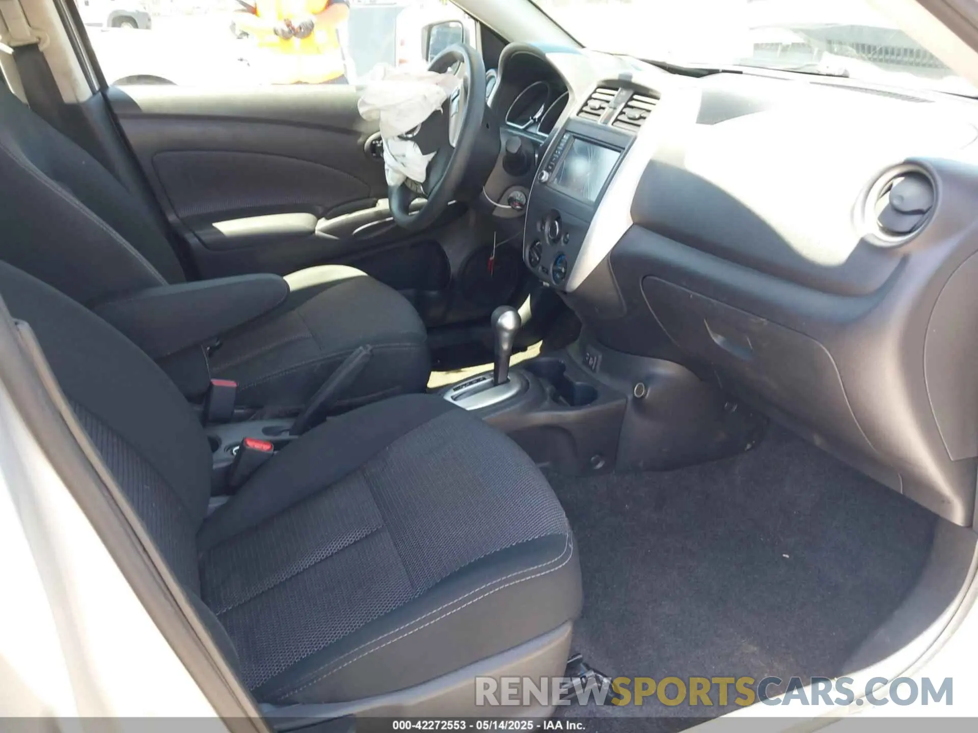5 Photograph of a damaged car 3N1CN7AP2KL873700 NISSAN VERSA 2019