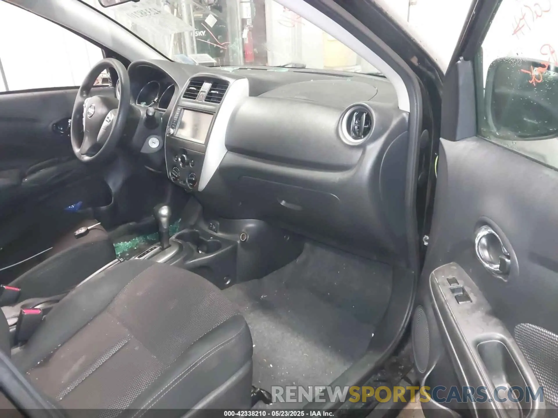 5 Photograph of a damaged car 3N1CN7AP2KL879111 NISSAN VERSA 2019