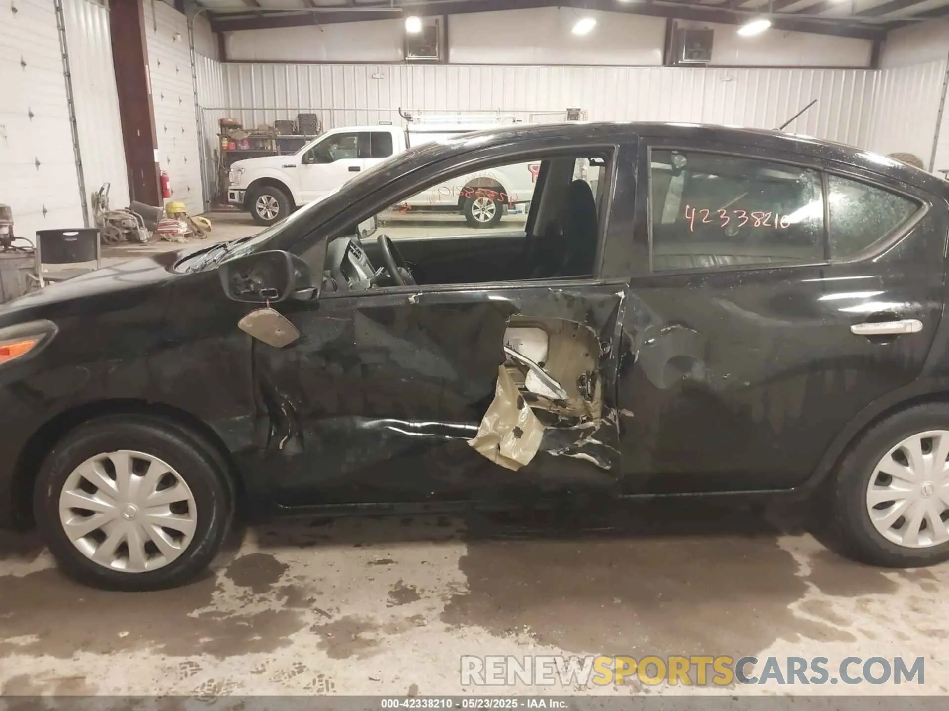 6 Photograph of a damaged car 3N1CN7AP2KL879111 NISSAN VERSA 2019