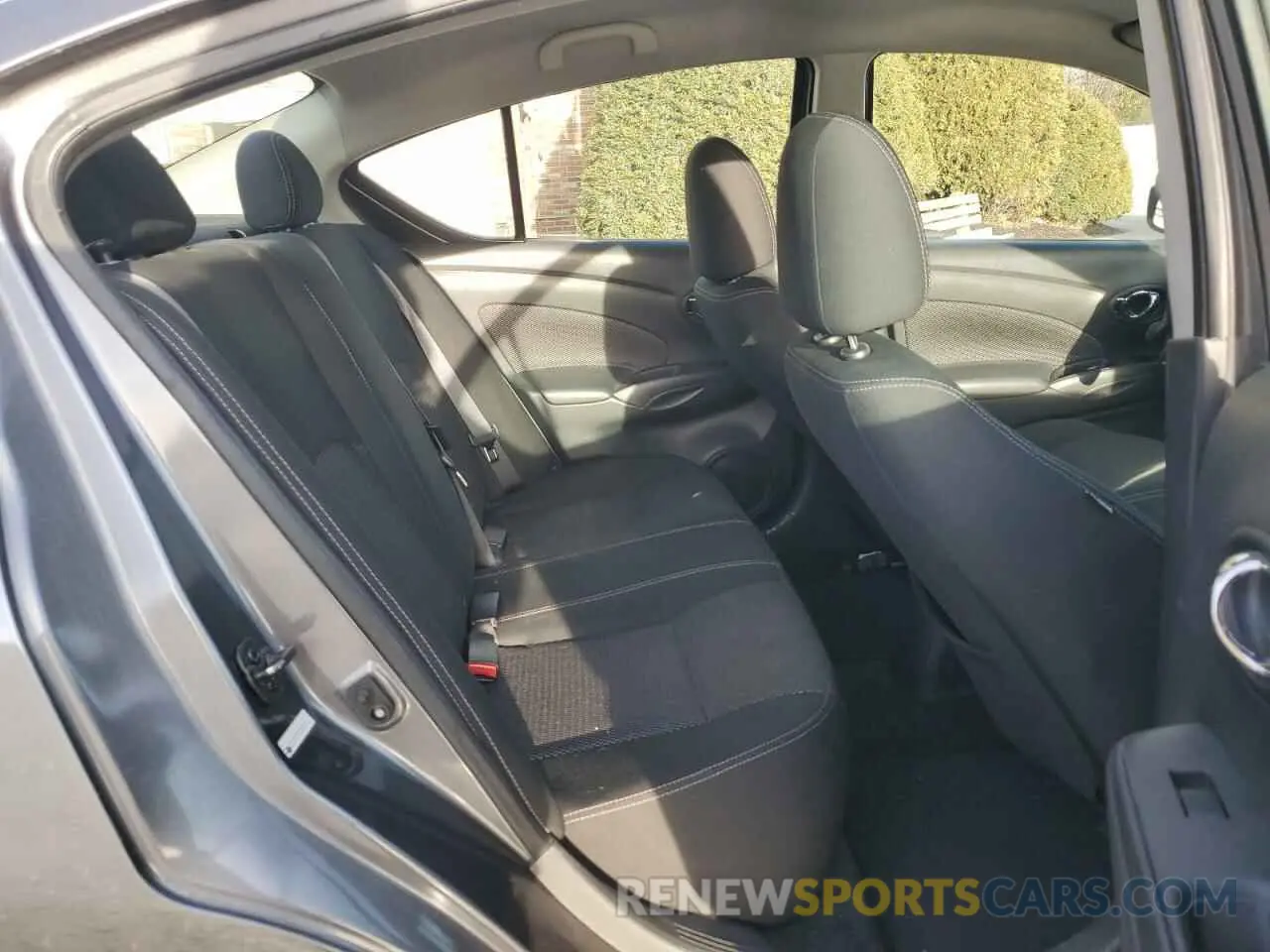10 Photograph of a damaged car 3N1CN7AP3JL807414 NISSAN VERSA 2019