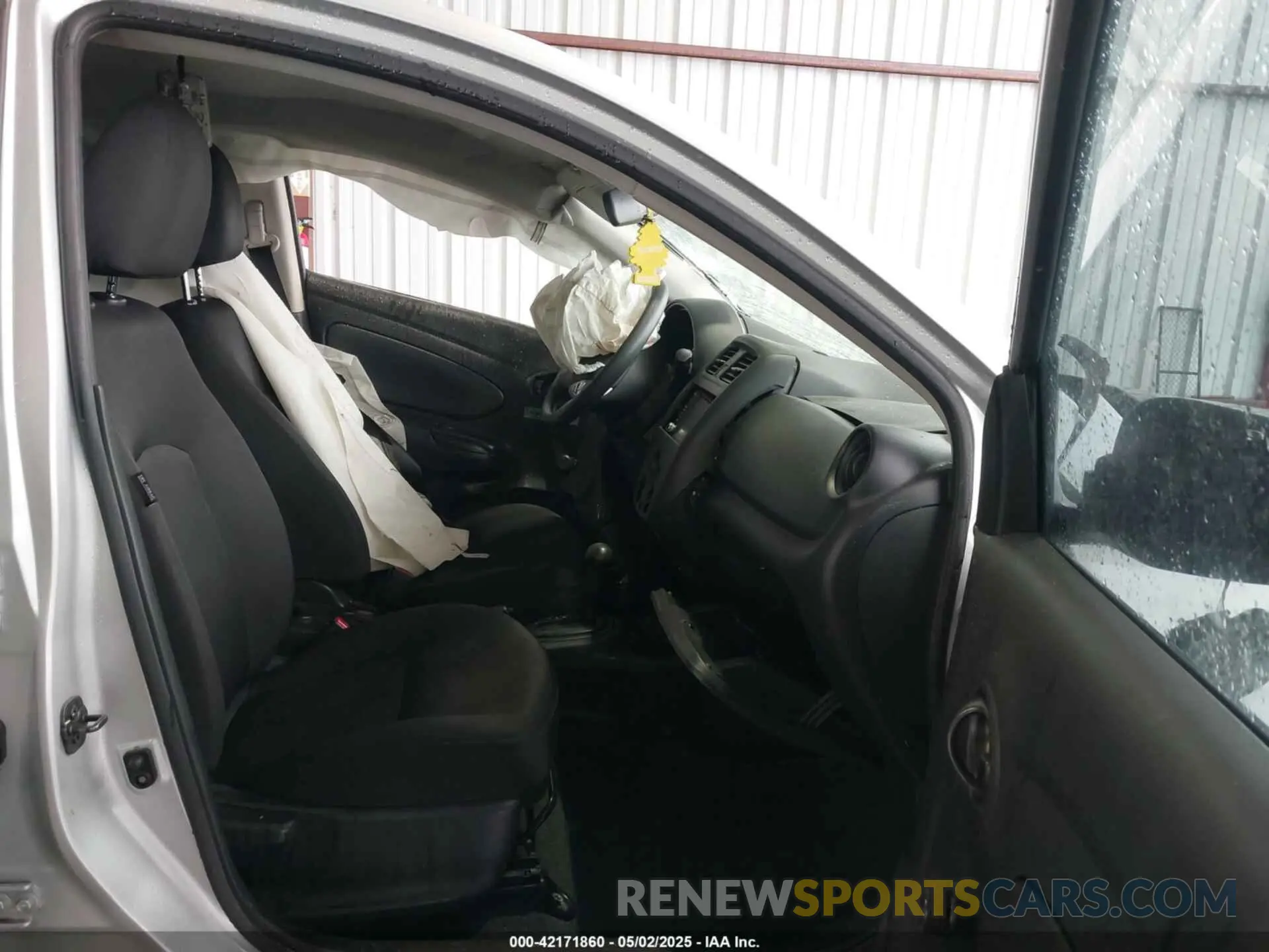 5 Photograph of a damaged car 3N1CN7AP3KL812324 NISSAN VERSA 2019