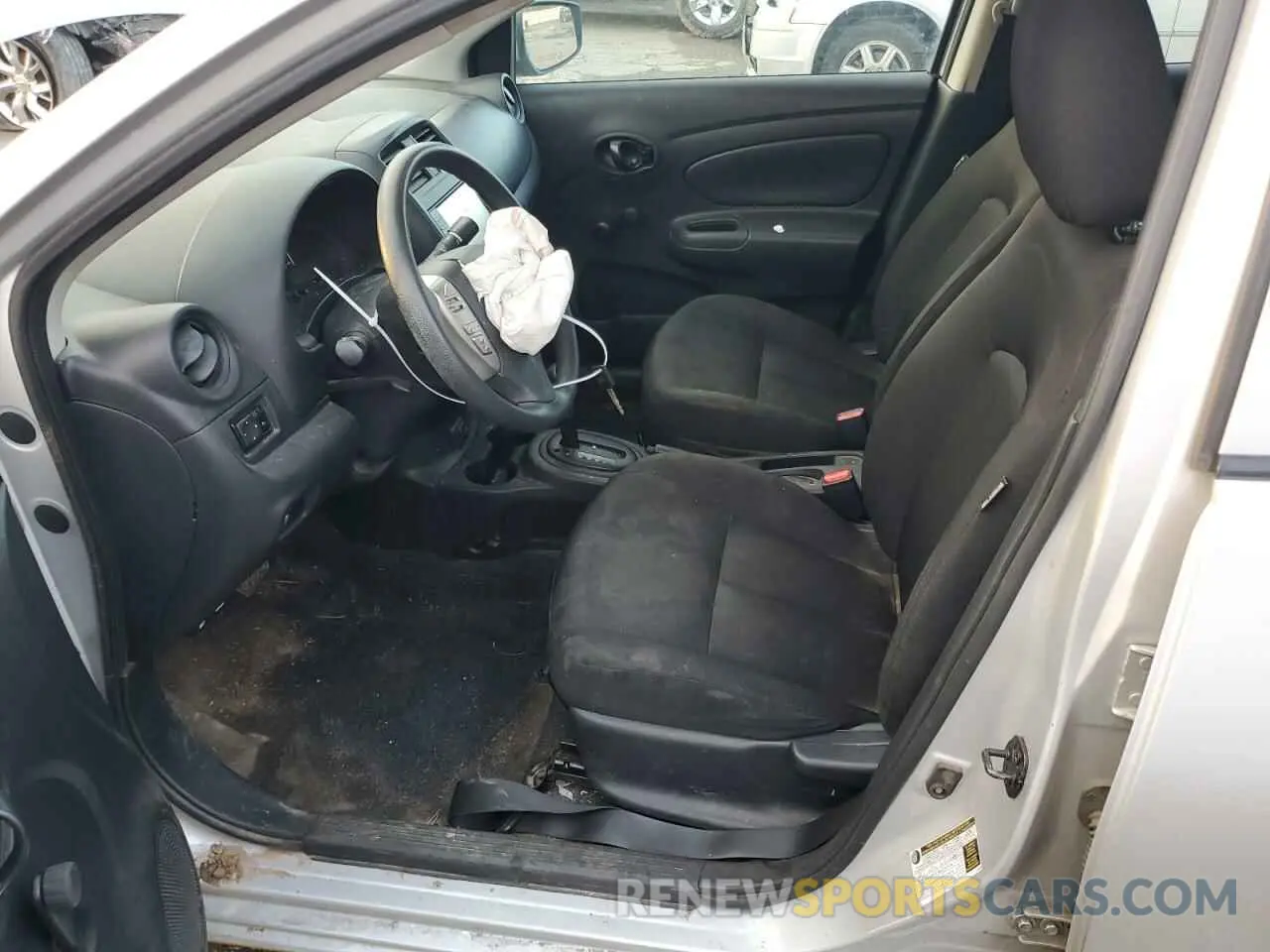 7 Photograph of a damaged car 3N1CN7AP3KL822206 NISSAN VERSA 2019
