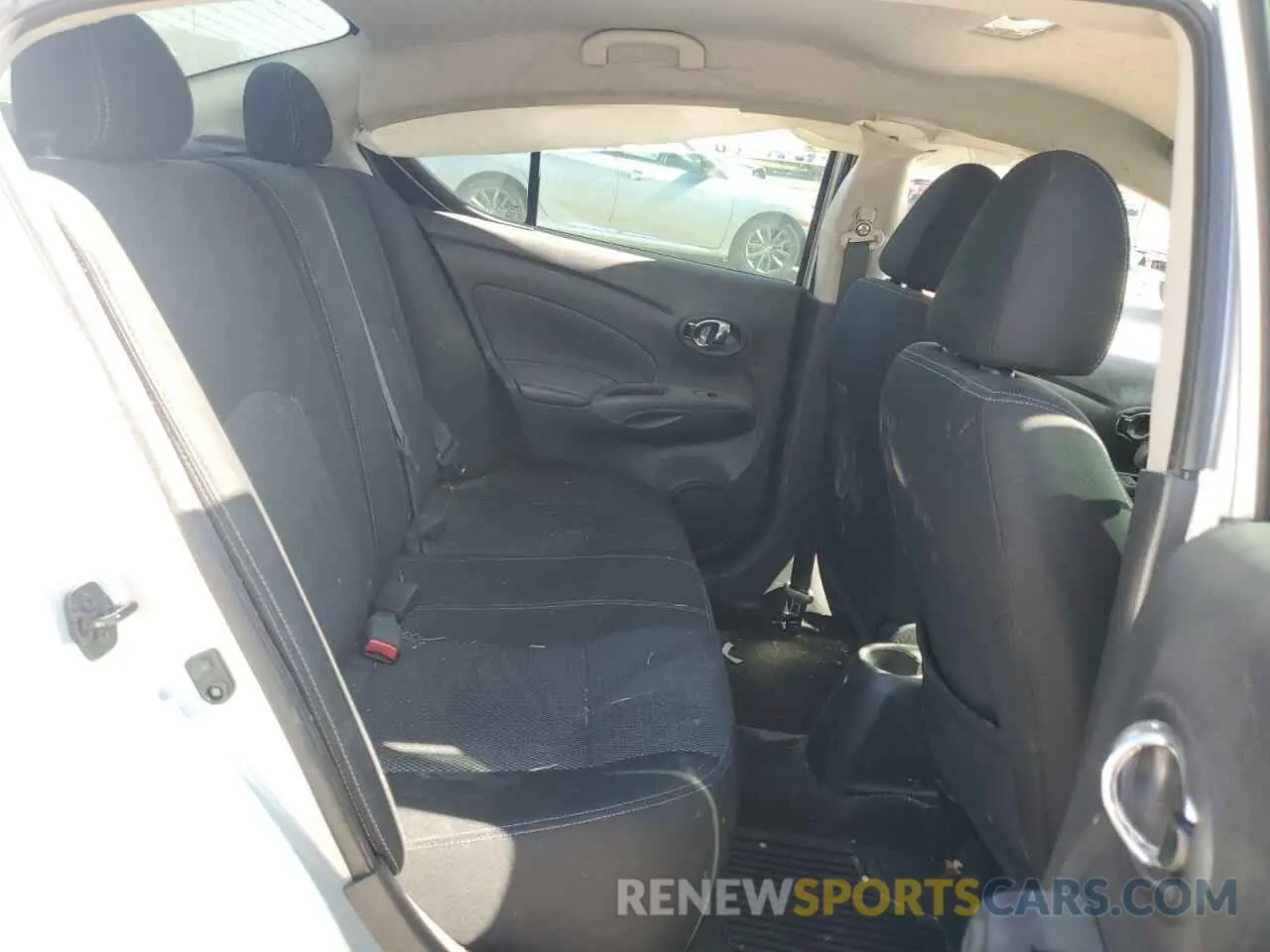 10 Photograph of a damaged car 3N1CN7AP3KL828894 NISSAN VERSA 2019
