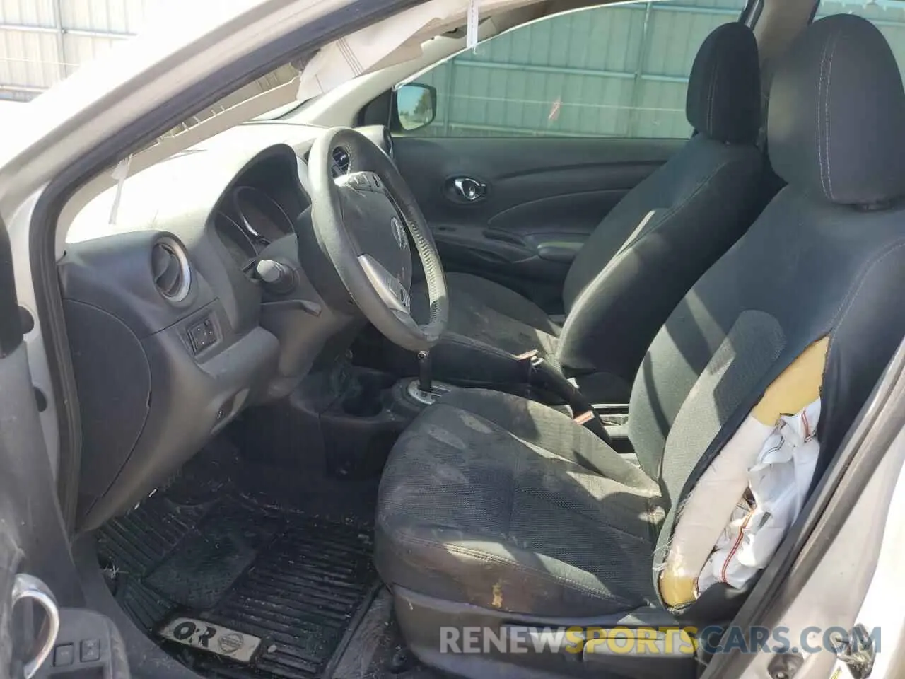 7 Photograph of a damaged car 3N1CN7AP3KL828894 NISSAN VERSA 2019