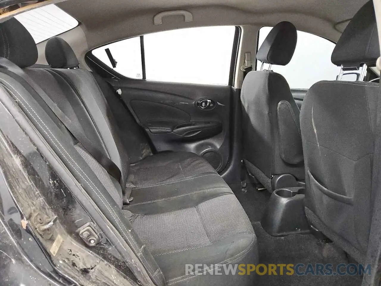 10 Photograph of a damaged car 3N1CN7AP3KL845596 NISSAN VERSA 2019