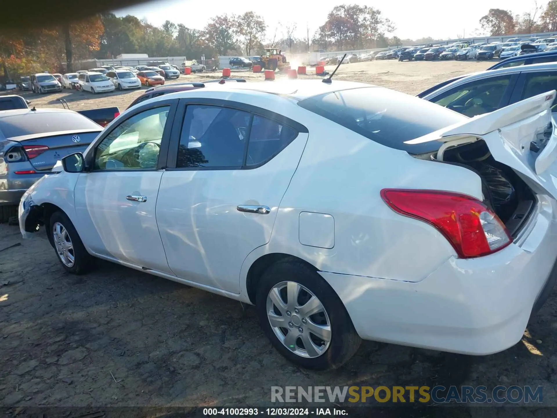 14 Photograph of a damaged car 3N1CN7AP3KL859420 NISSAN VERSA 2019