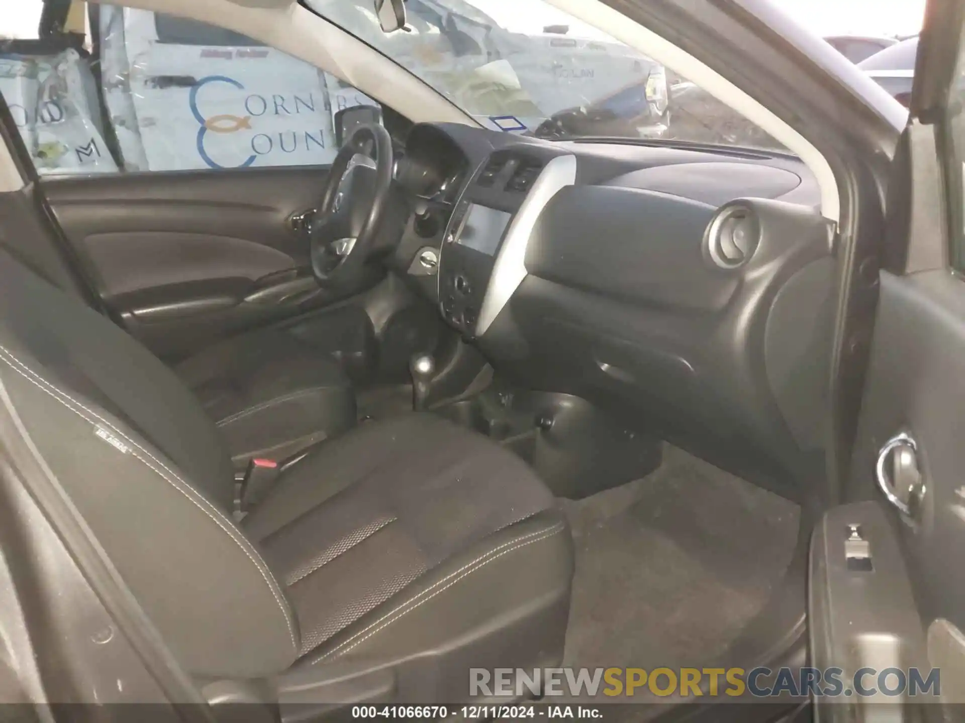 5 Photograph of a damaged car 3N1CN7AP3KL859935 NISSAN VERSA 2019