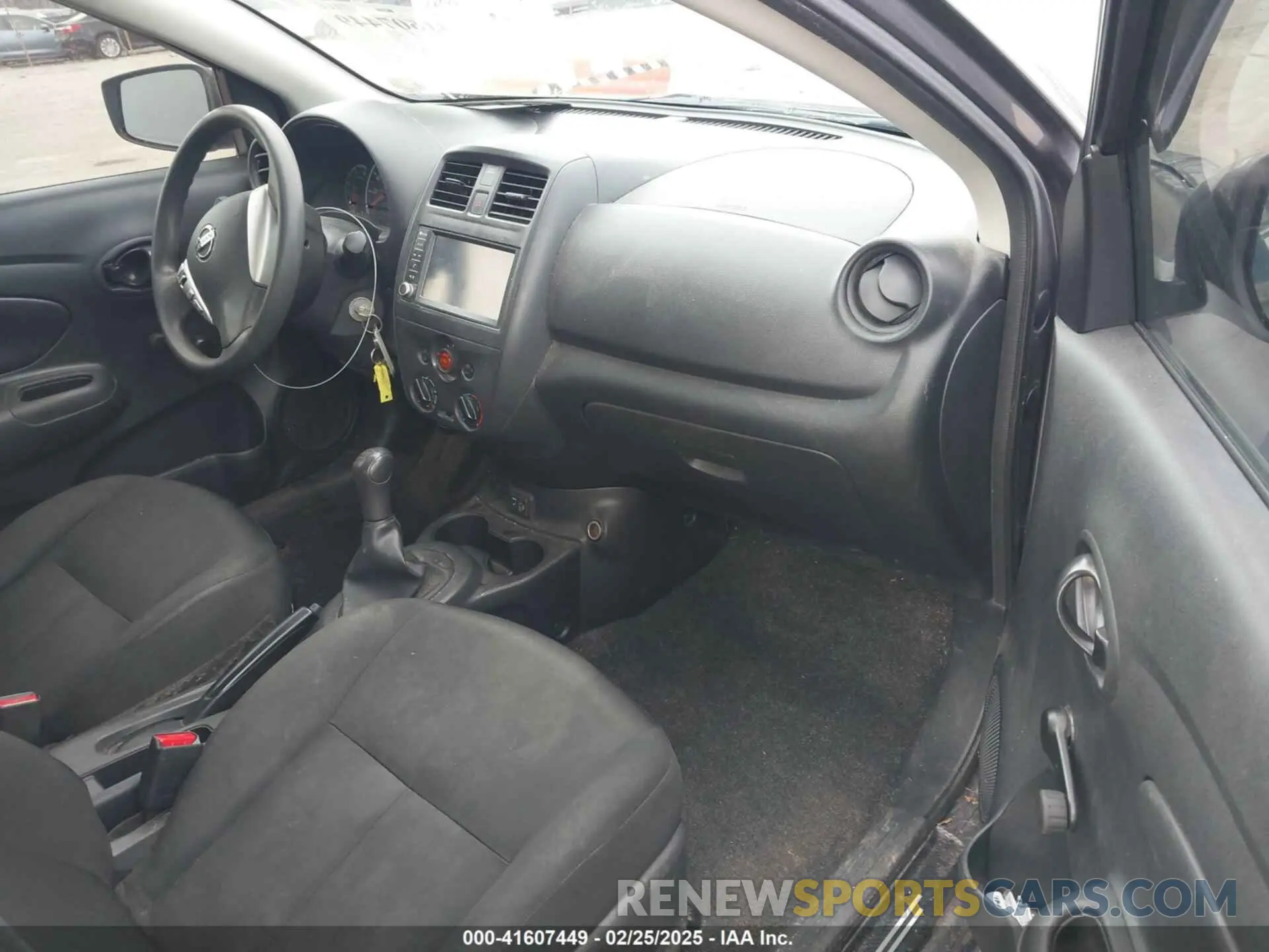 5 Photograph of a damaged car 3N1CN7AP3KL870613 NISSAN VERSA 2019