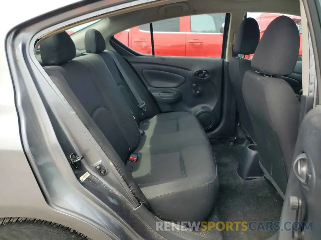 10 Photograph of a damaged car 3N1CN7AP3KL871180 NISSAN VERSA 2019