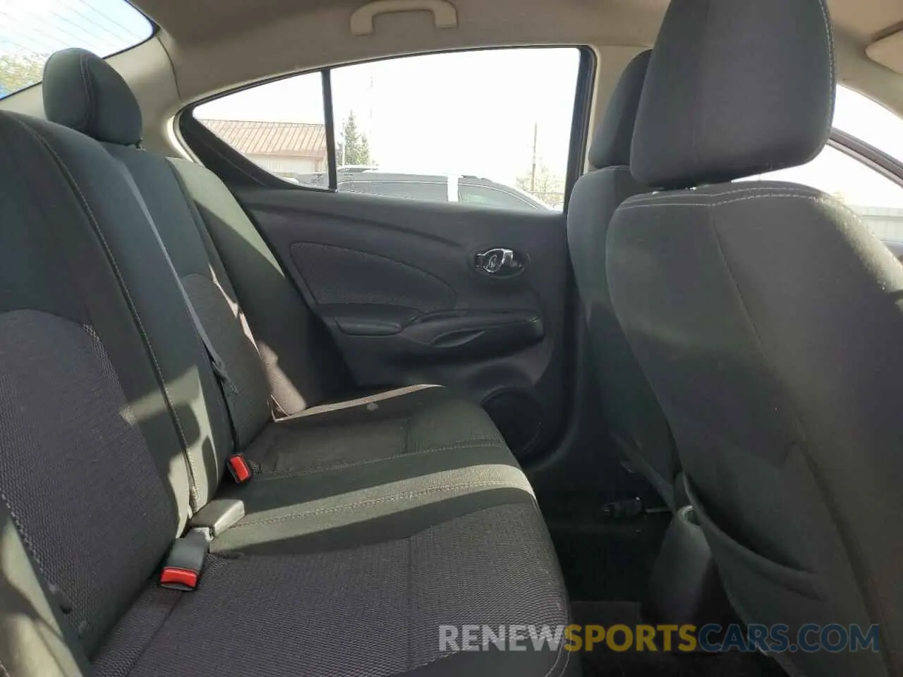 10 Photograph of a damaged car 3N1CN7AP3KL874256 NISSAN VERSA 2019