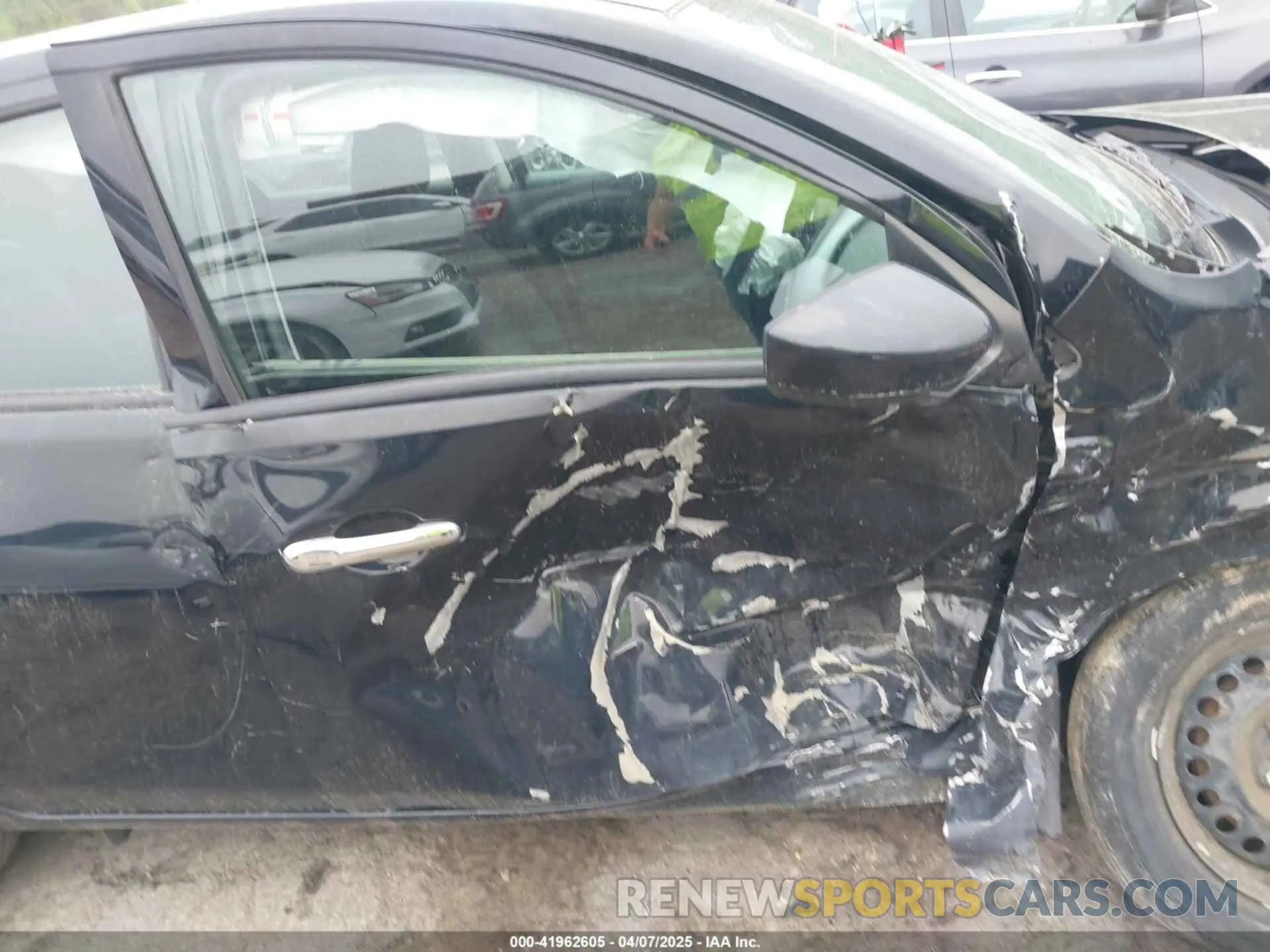 17 Photograph of a damaged car 3N1CN7AP3KL879411 NISSAN VERSA 2019