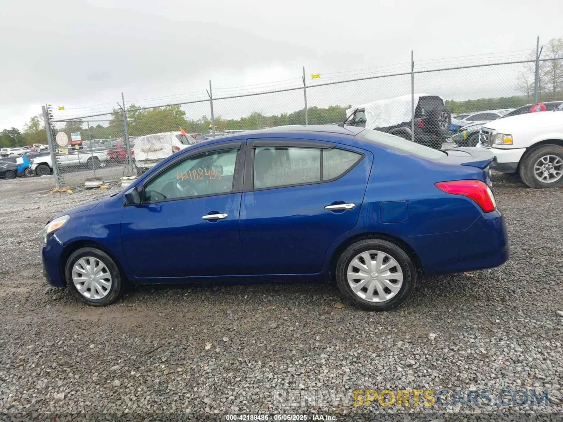 15 Photograph of a damaged car 3N1CN7AP4KL807570 NISSAN VERSA 2019