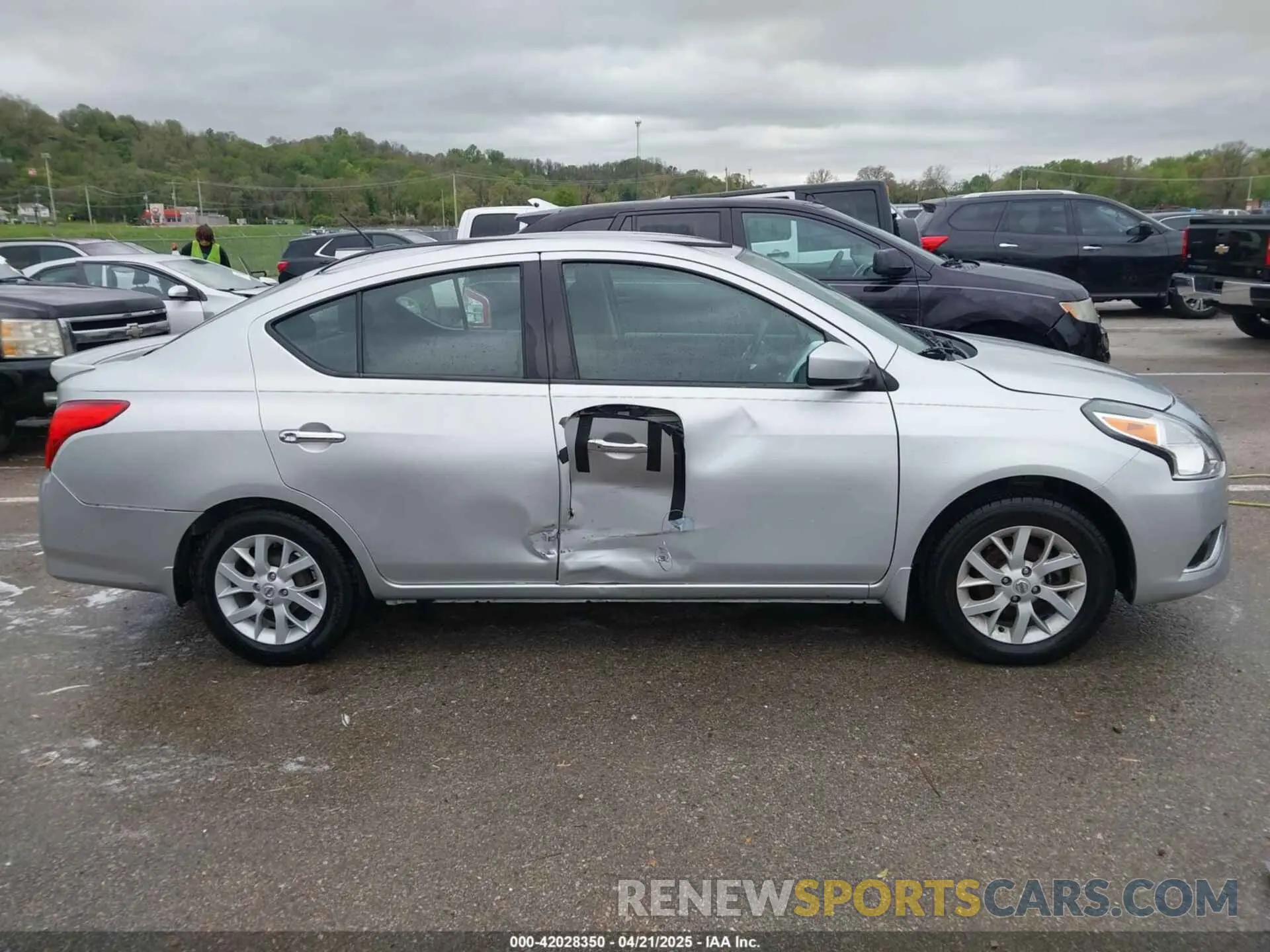 14 Photograph of a damaged car 3N1CN7AP4KL816964 NISSAN VERSA 2019