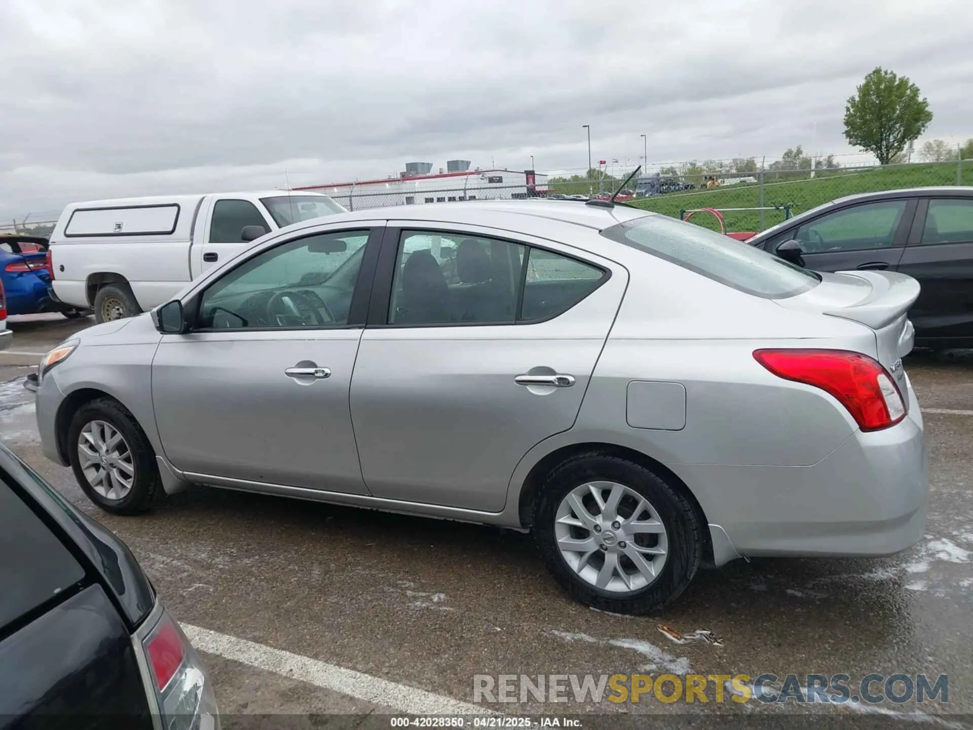 15 Photograph of a damaged car 3N1CN7AP4KL816964 NISSAN VERSA 2019