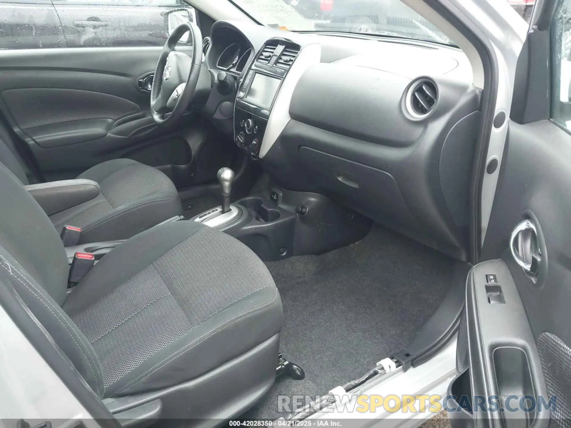 5 Photograph of a damaged car 3N1CN7AP4KL816964 NISSAN VERSA 2019
