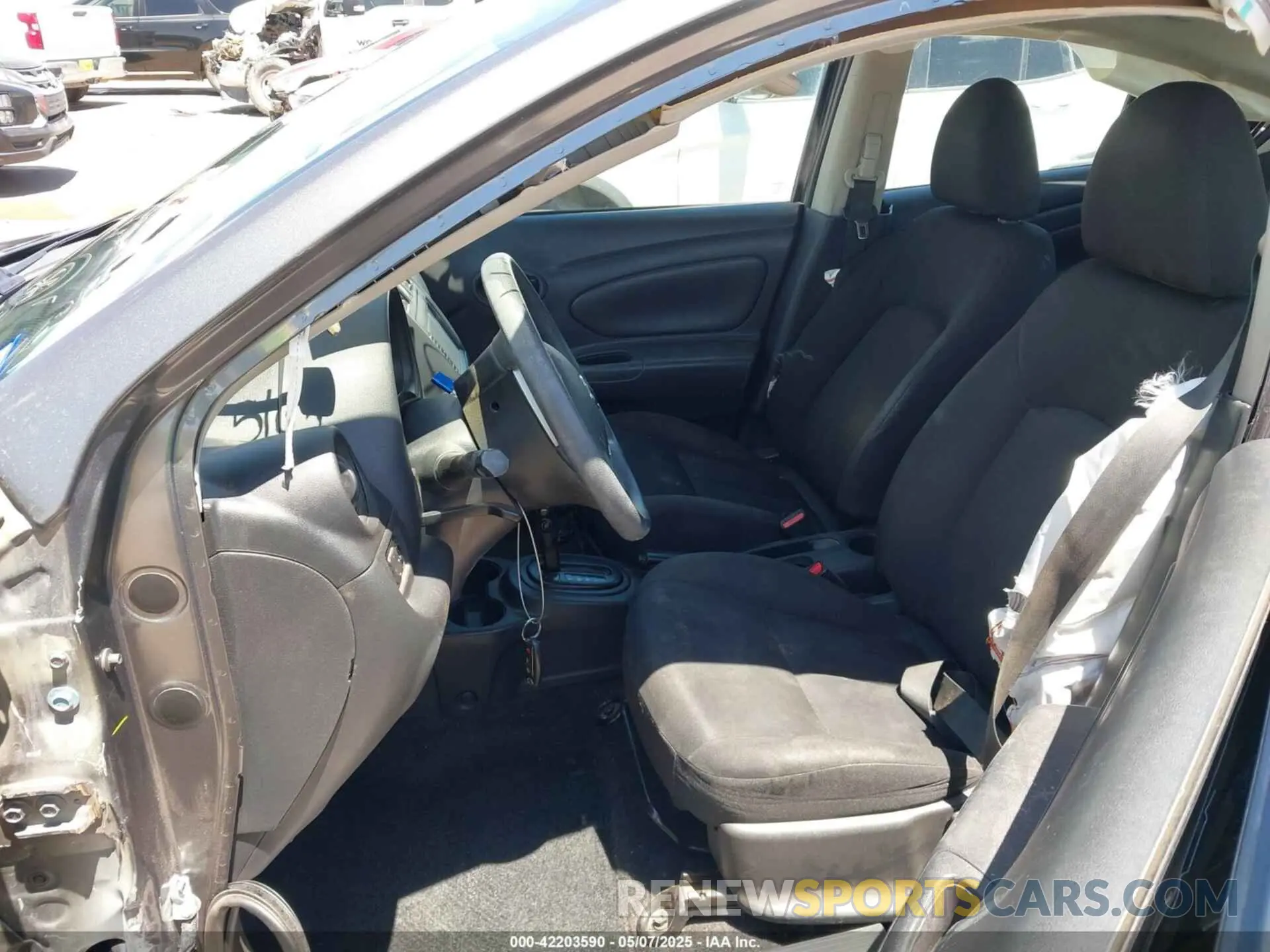 5 Photograph of a damaged car 3N1CN7AP4KL817841 NISSAN VERSA 2019