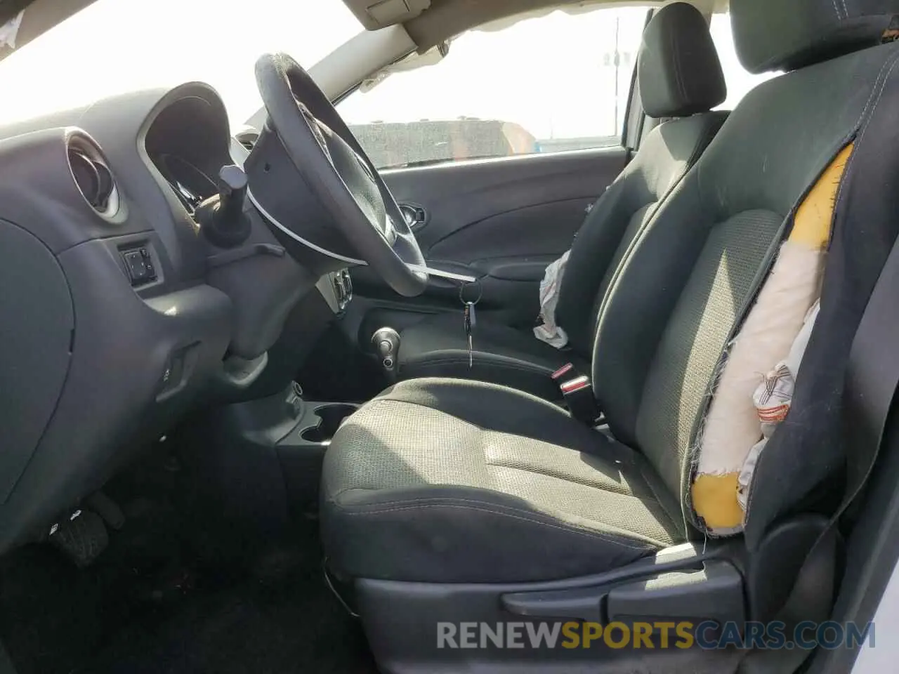 7 Photograph of a damaged car 3N1CN7AP4KL831688 NISSAN VERSA 2019