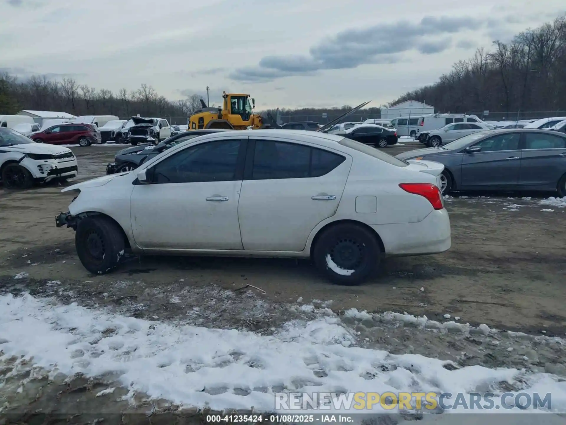 14 Photograph of a damaged car 3N1CN7AP4KL831920 NISSAN VERSA 2019