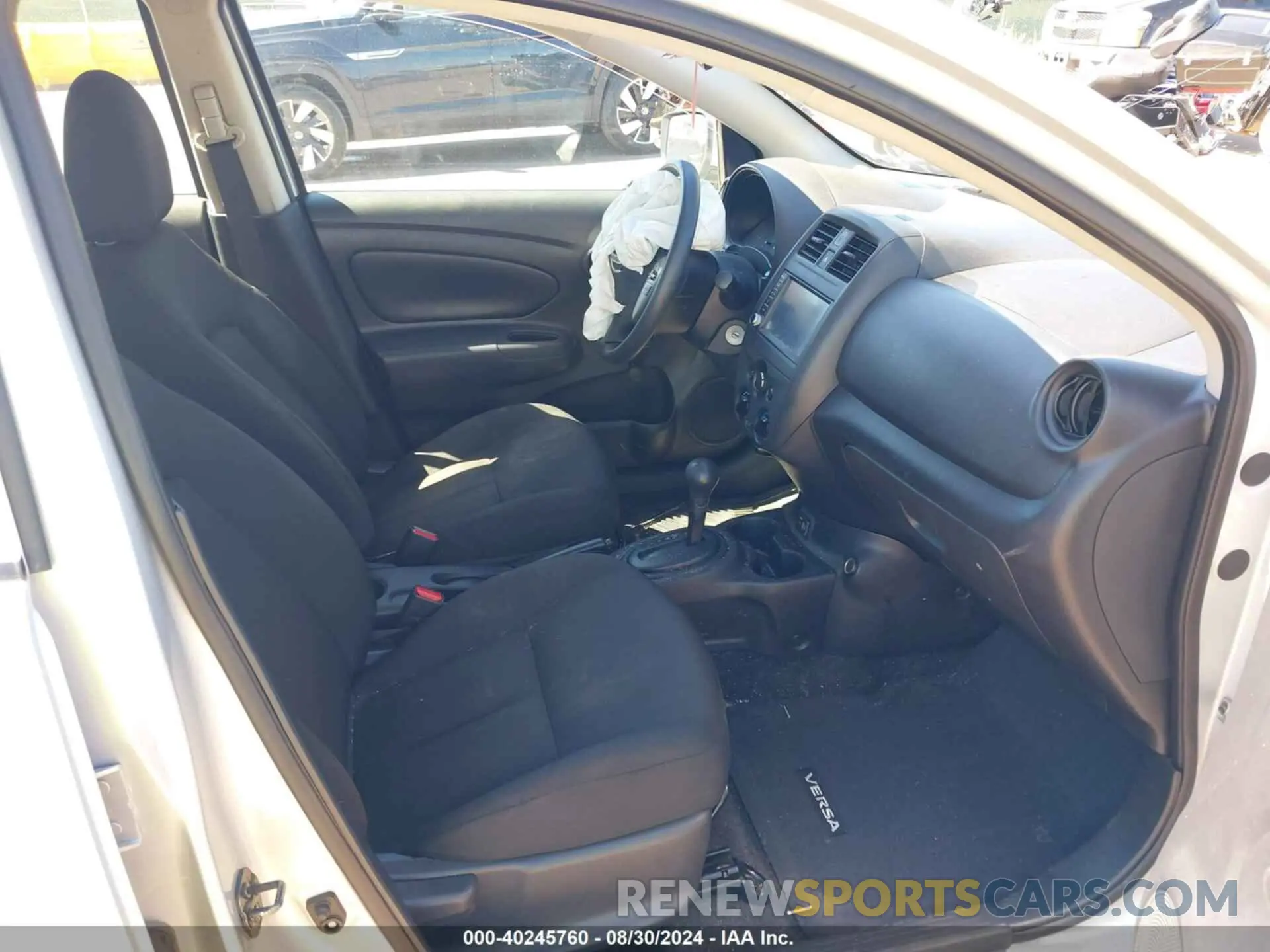 5 Photograph of a damaged car 3N1CN7AP4KL832520 NISSAN VERSA 2019