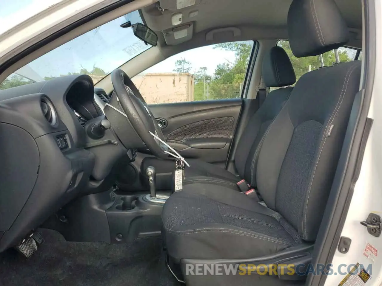 7 Photograph of a damaged car 3N1CN7AP4KL850953 NISSAN VERSA 2019