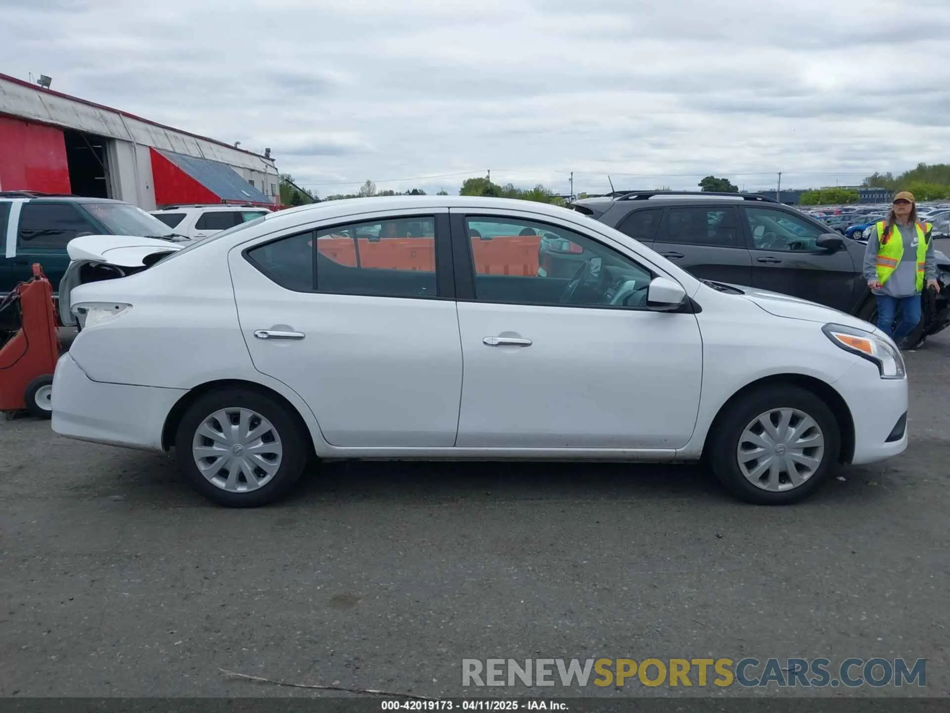 14 Photograph of a damaged car 3N1CN7AP4KL858373 NISSAN VERSA 2019