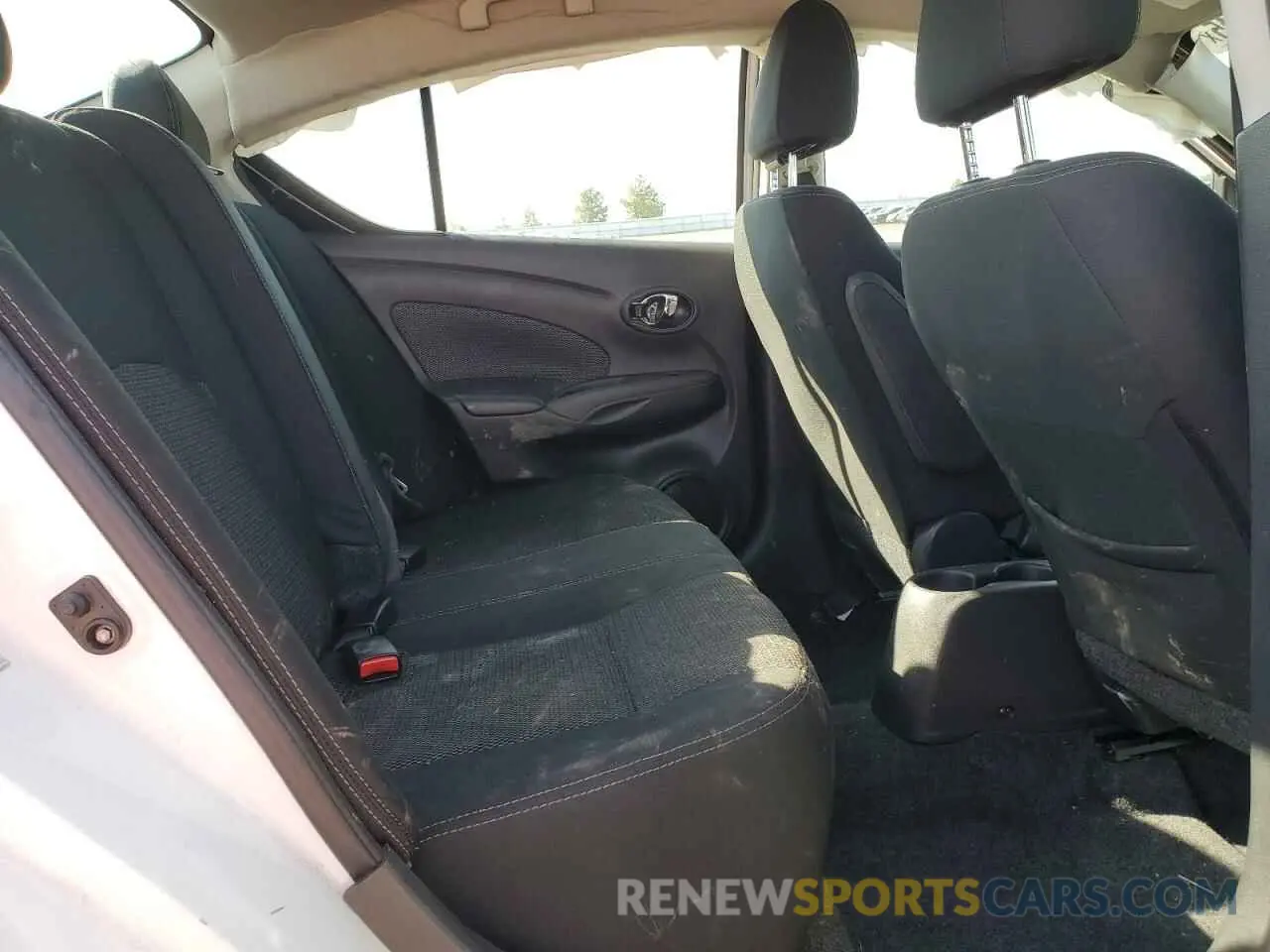 10 Photograph of a damaged car 3N1CN7AP4KL866845 NISSAN VERSA 2019