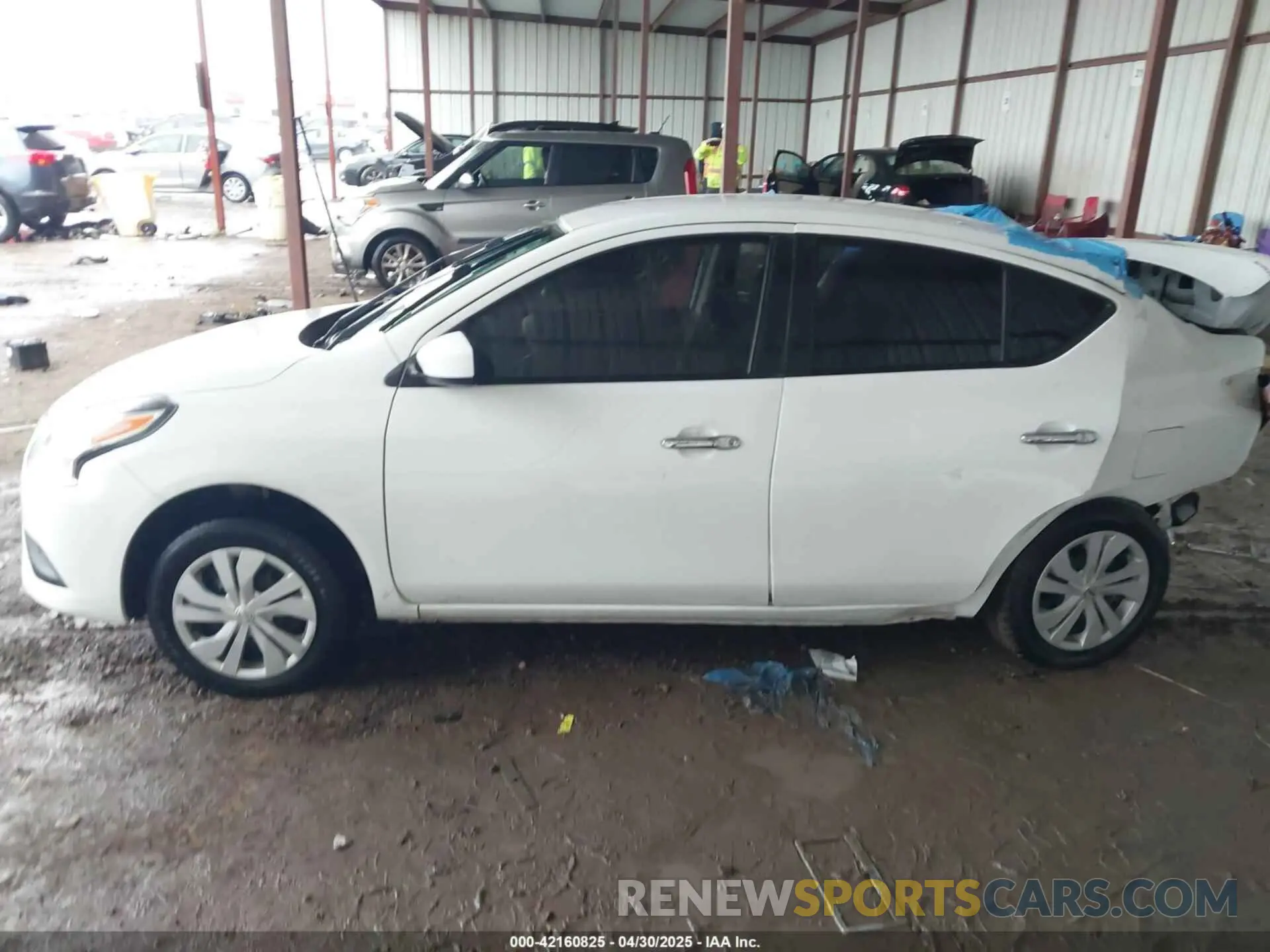 14 Photograph of a damaged car 3N1CN7AP4KL873942 NISSAN VERSA 2019
