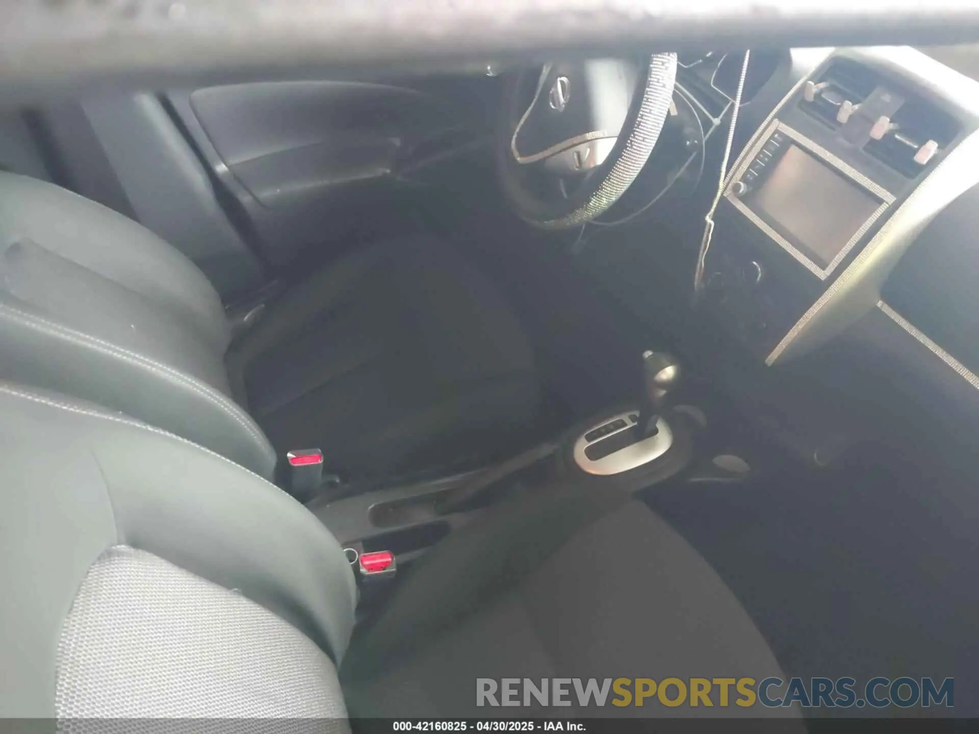 5 Photograph of a damaged car 3N1CN7AP4KL873942 NISSAN VERSA 2019