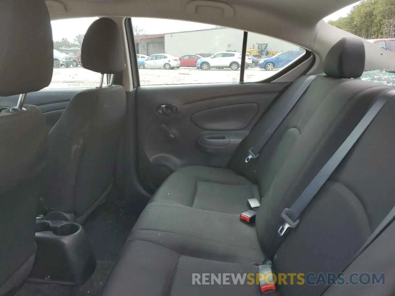 10 Photograph of a damaged car 3N1CN7AP5KL805309 NISSAN VERSA 2019