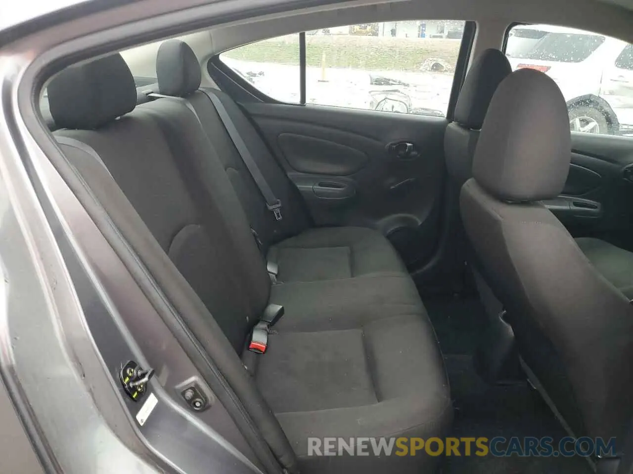 10 Photograph of a damaged car 3N1CN7AP5KL809330 NISSAN VERSA 2019