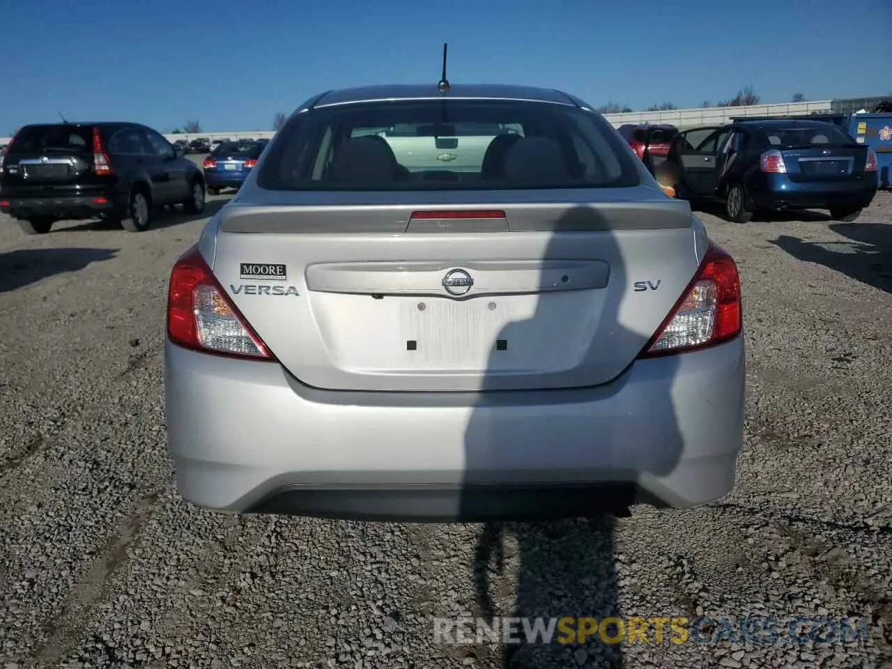 6 Photograph of a damaged car 3N1CN7AP5KL852937 NISSAN VERSA 2019