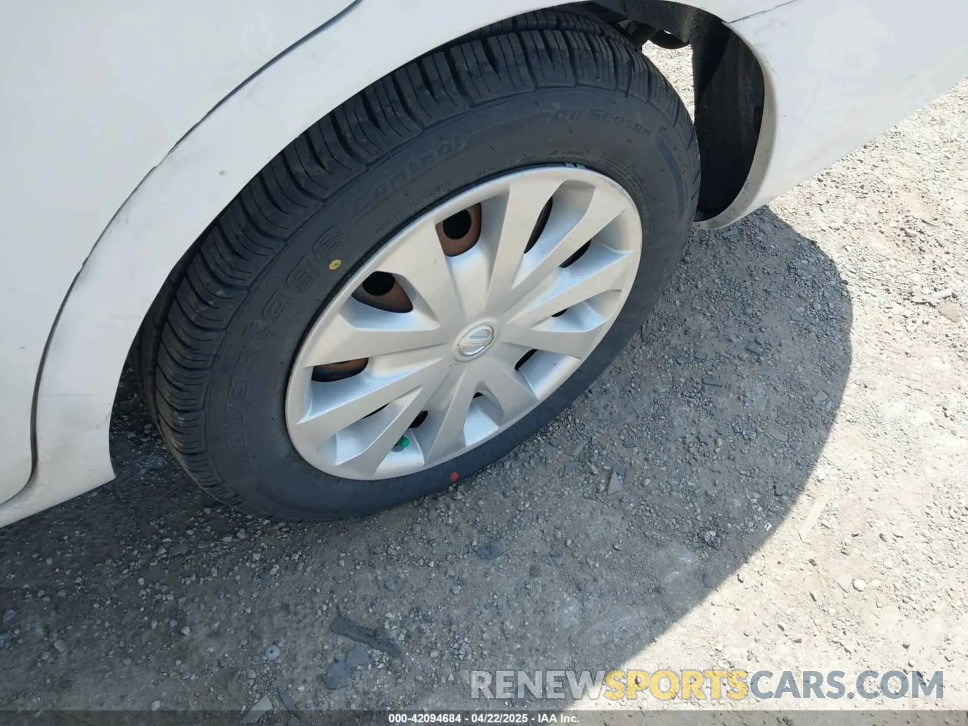 12 Photograph of a damaged car 3N1CN7AP5KL870094 NISSAN VERSA 2019