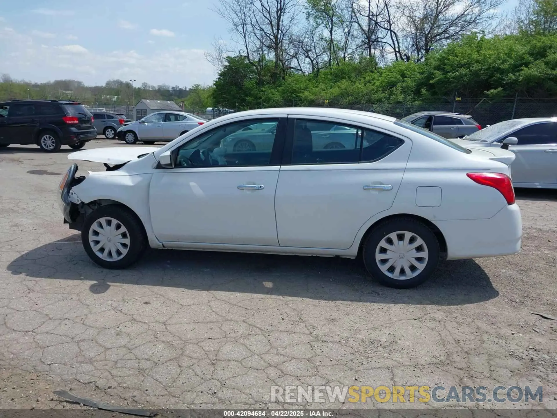 15 Photograph of a damaged car 3N1CN7AP5KL870094 NISSAN VERSA 2019