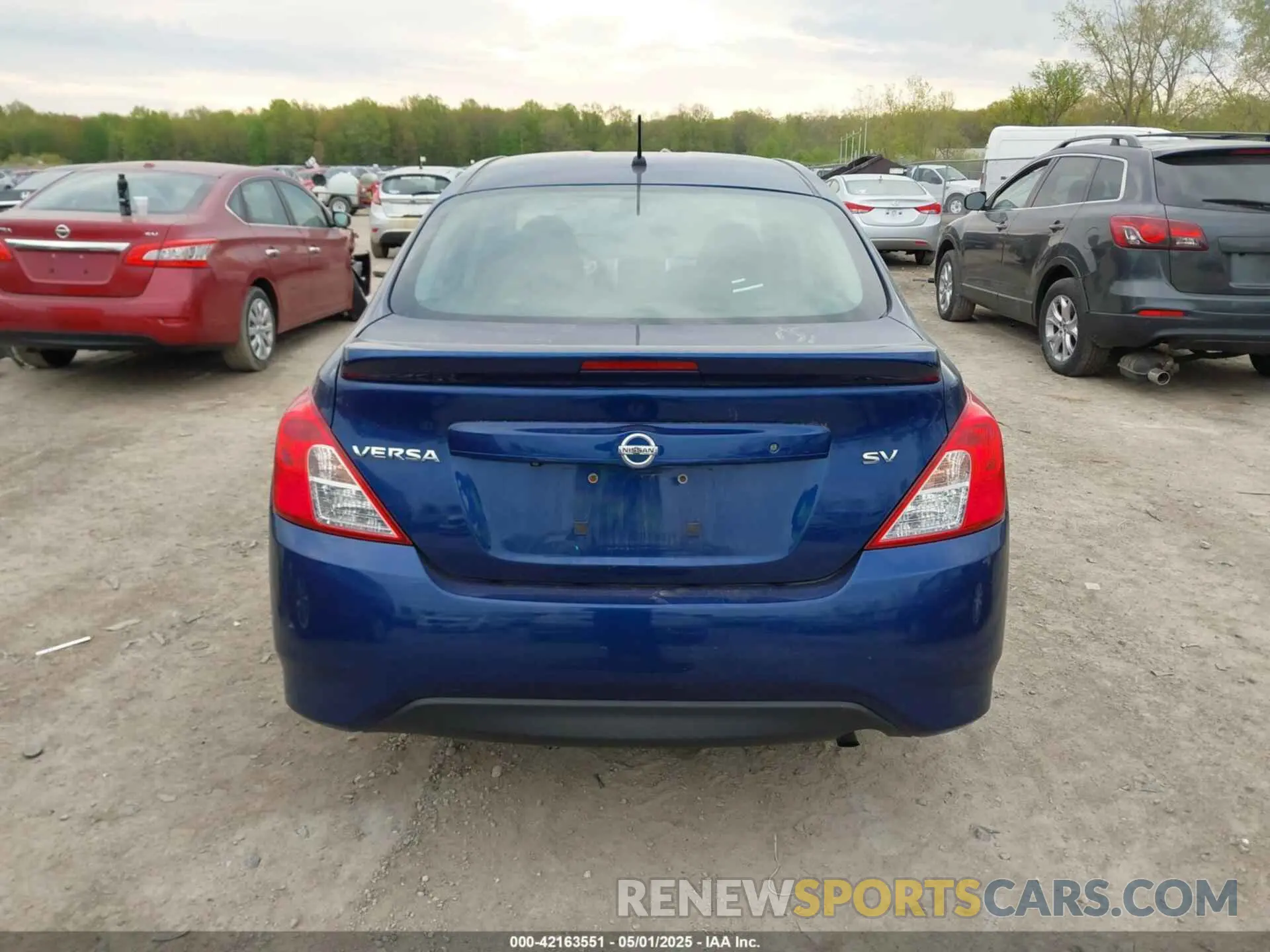 17 Photograph of a damaged car 3N1CN7AP5KL875277 NISSAN VERSA 2019