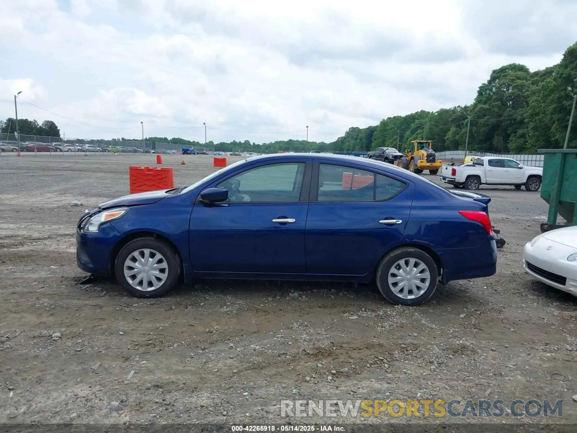 14 Photograph of a damaged car 3N1CN7AP5KL880382 NISSAN VERSA 2019
