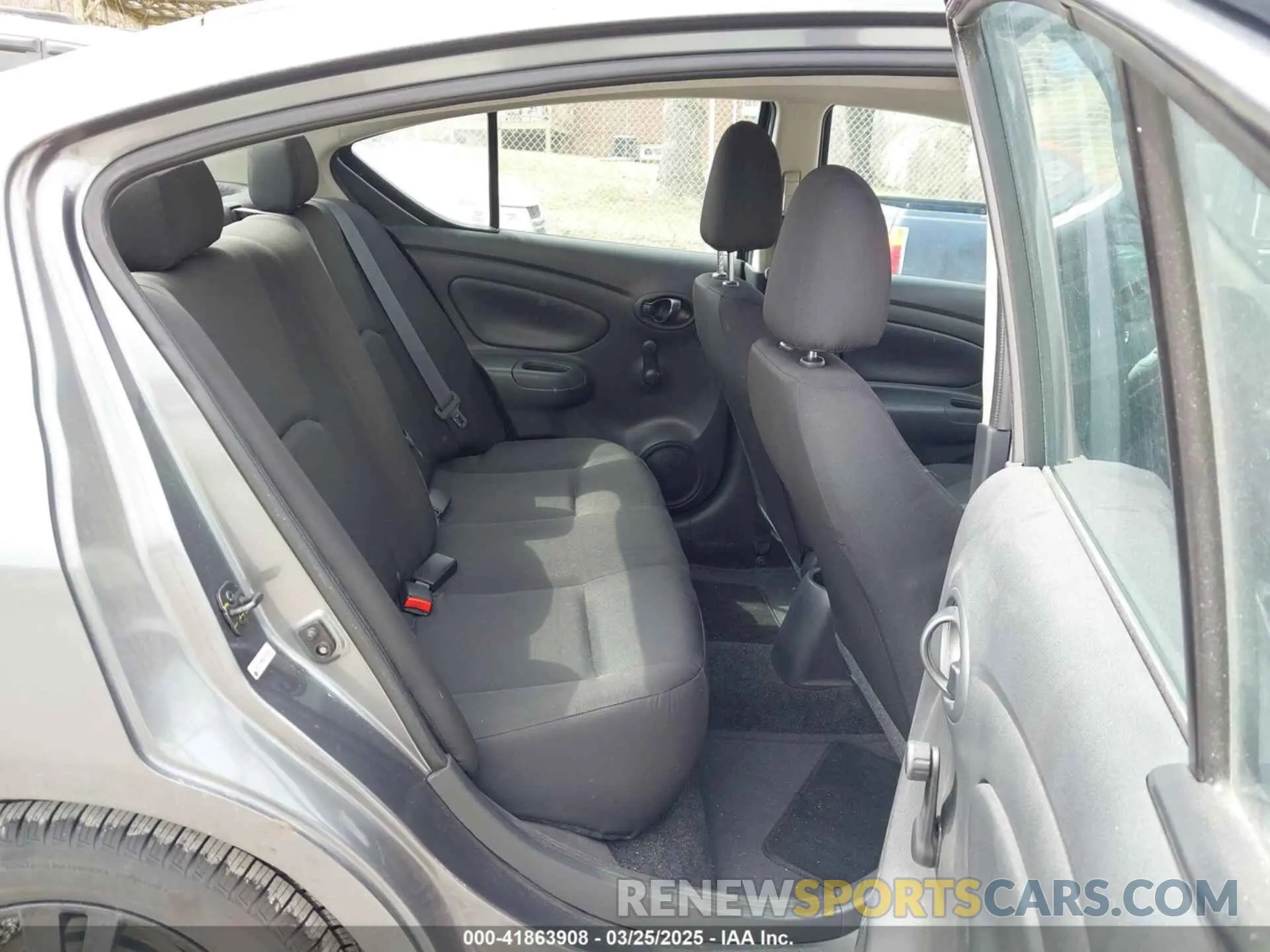 8 Photograph of a damaged car 3N1CN7AP6KL807361 NISSAN VERSA 2019