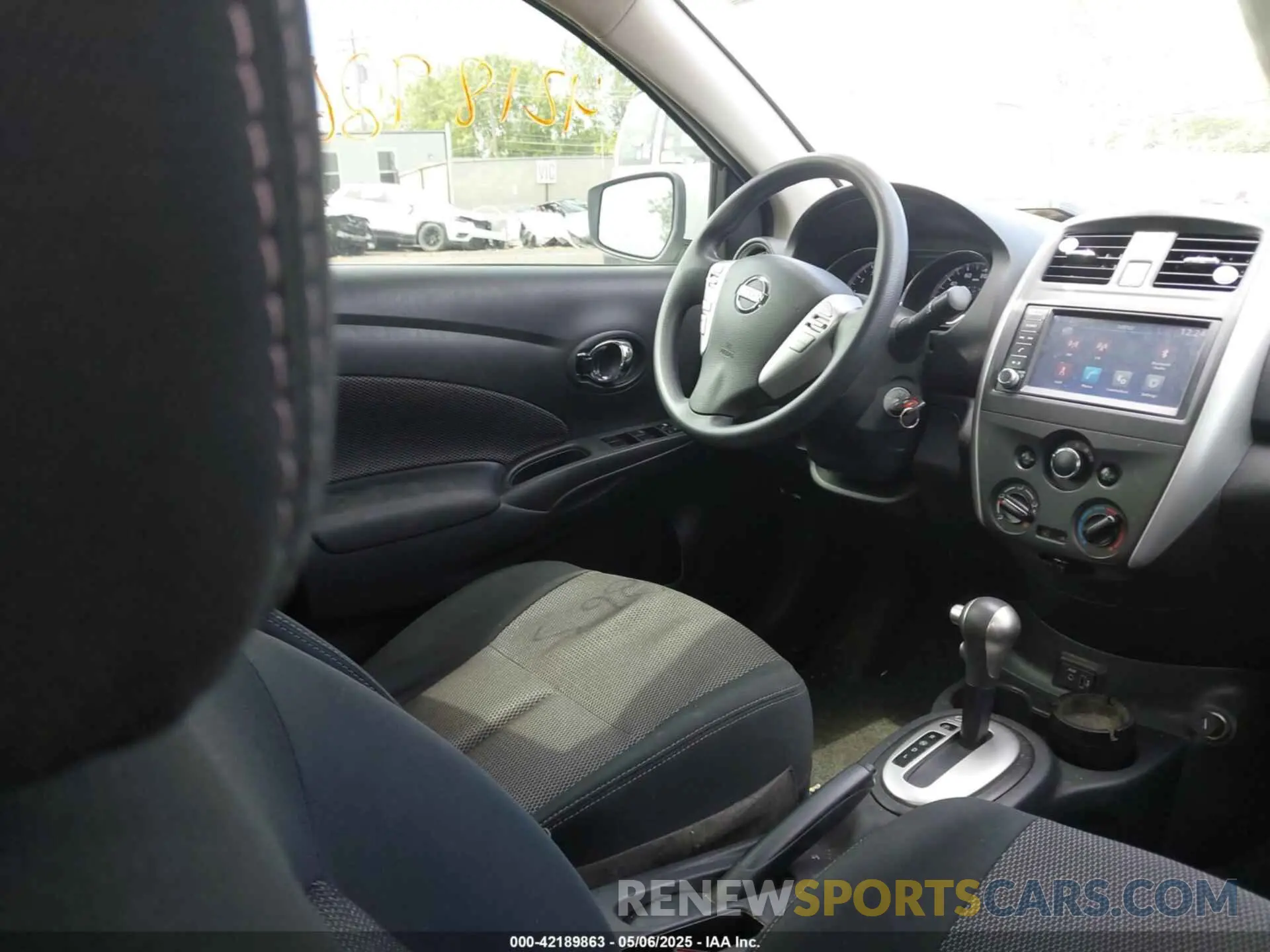 5 Photograph of a damaged car 3N1CN7AP6KL816836 NISSAN VERSA 2019