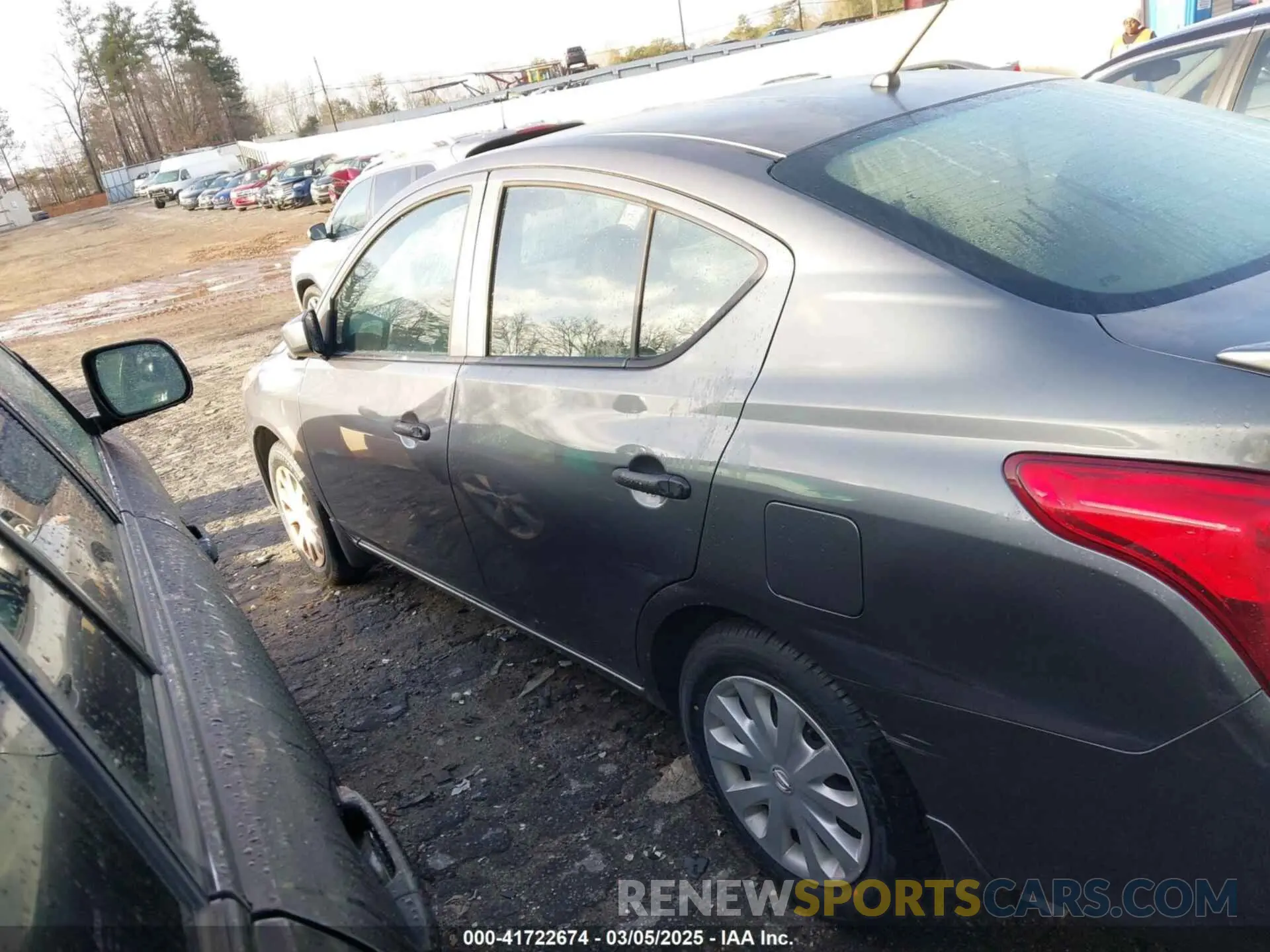 14 Photograph of a damaged car 3N1CN7AP6KL828159 NISSAN VERSA 2019