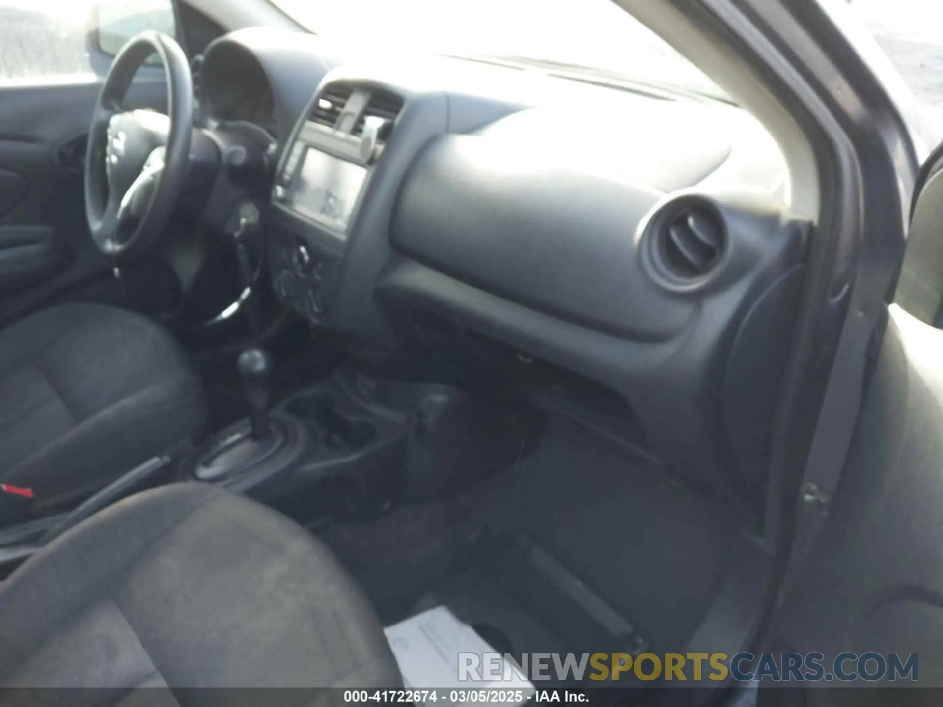 5 Photograph of a damaged car 3N1CN7AP6KL828159 NISSAN VERSA 2019