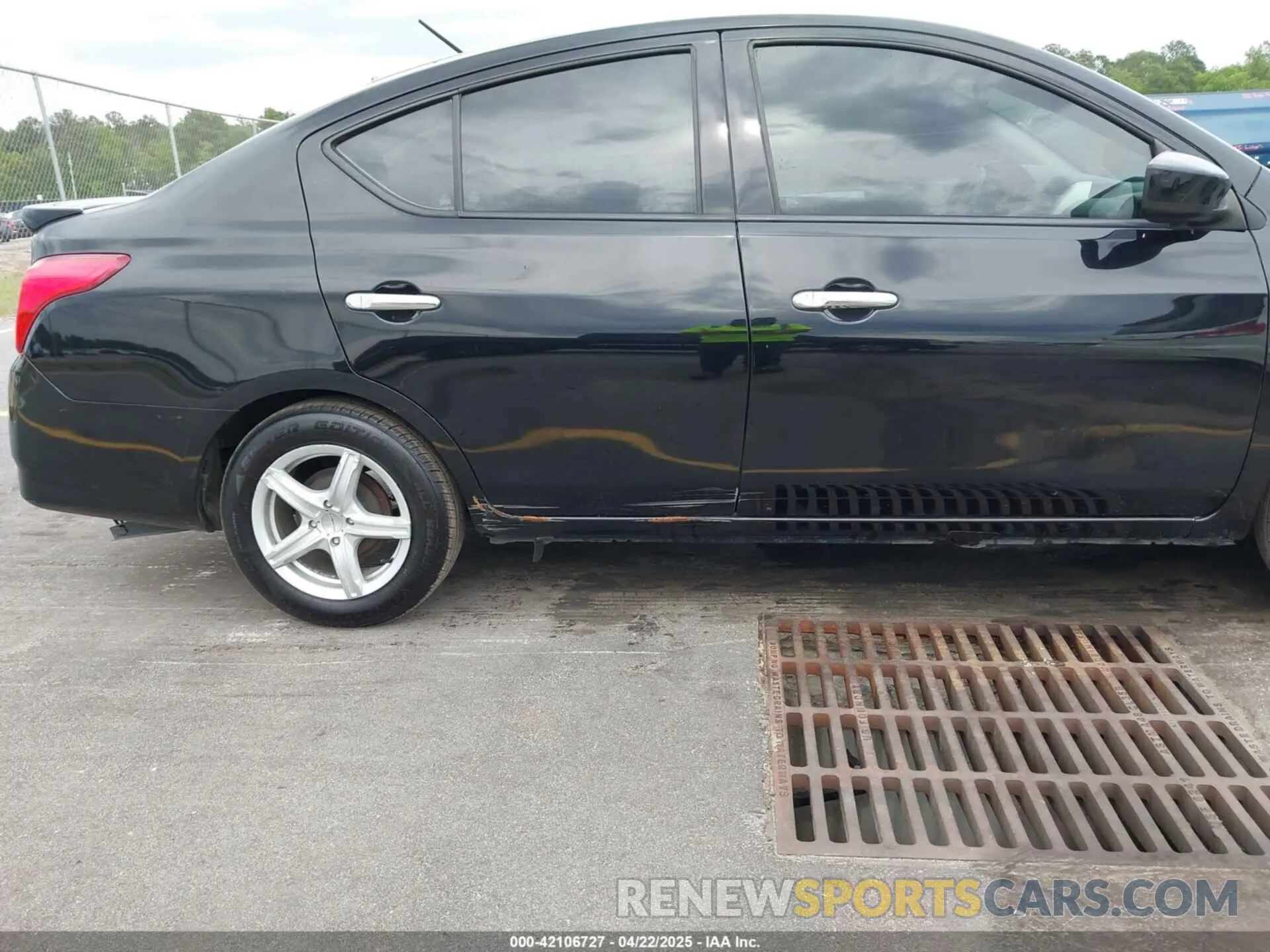 12 Photograph of a damaged car 3N1CN7AP6KL836259 NISSAN VERSA 2019