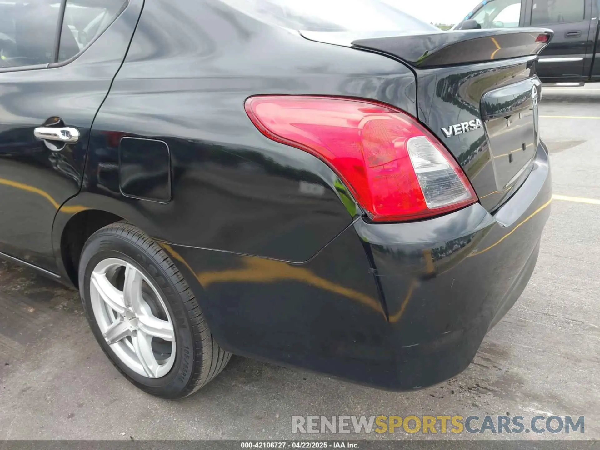 13 Photograph of a damaged car 3N1CN7AP6KL836259 NISSAN VERSA 2019