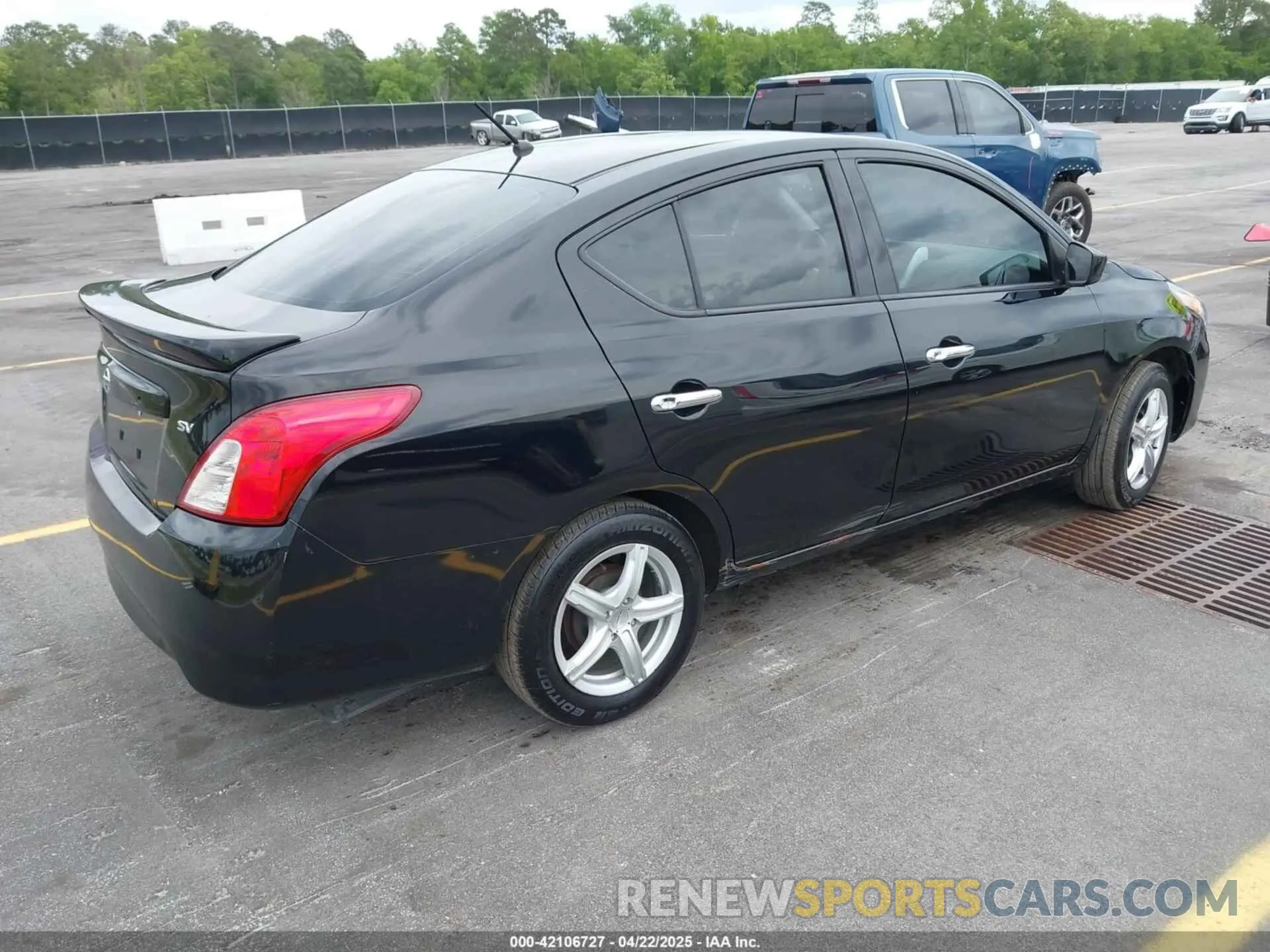 4 Photograph of a damaged car 3N1CN7AP6KL836259 NISSAN VERSA 2019