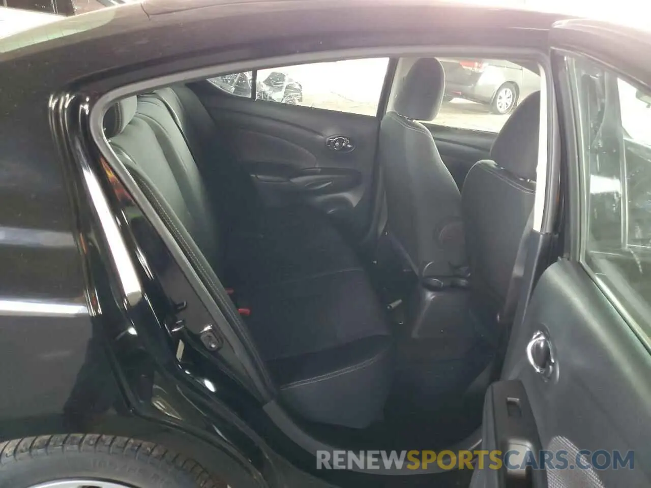 10 Photograph of a damaged car 3N1CN7AP6KL844443 NISSAN VERSA 2019