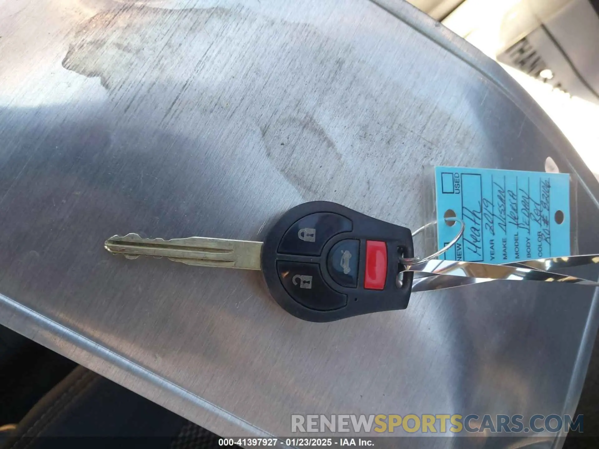 11 Photograph of a damaged car 3N1CN7AP6KL861338 NISSAN VERSA 2019