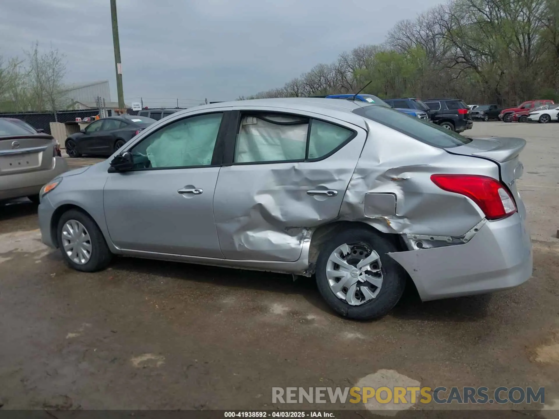14 Photograph of a damaged car 3N1CN7AP6KL862635 NISSAN VERSA 2019