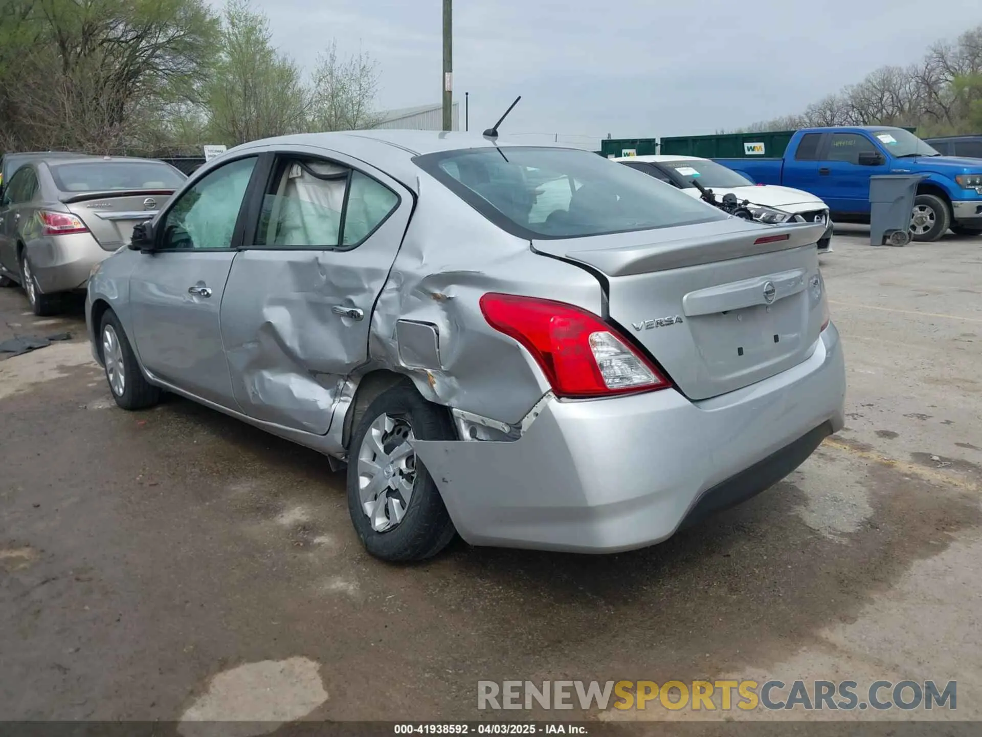 3 Photograph of a damaged car 3N1CN7AP6KL862635 NISSAN VERSA 2019