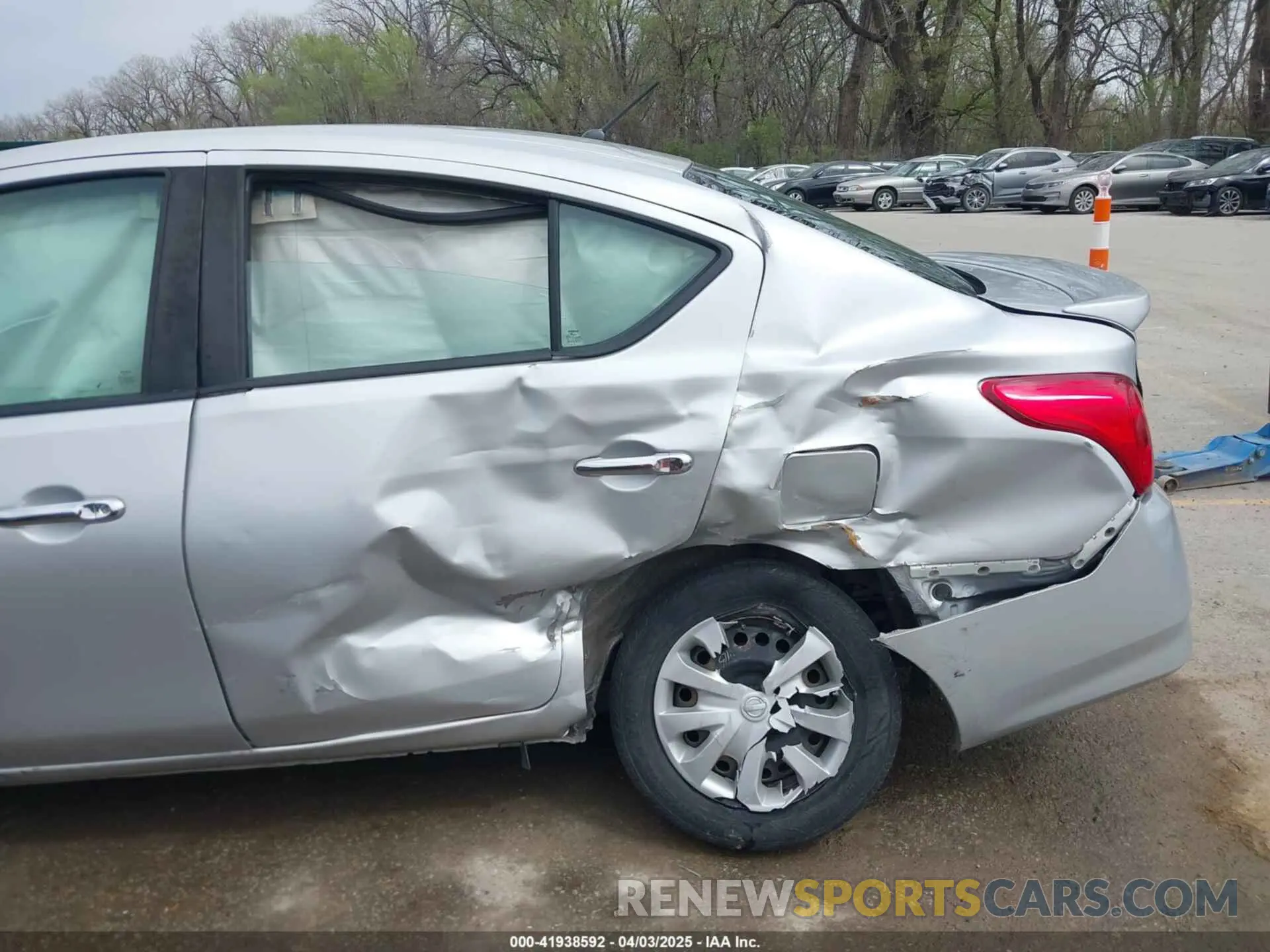6 Photograph of a damaged car 3N1CN7AP6KL862635 NISSAN VERSA 2019