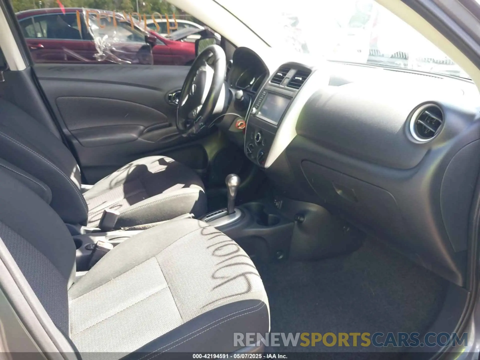 5 Photograph of a damaged car 3N1CN7AP6KL872565 NISSAN VERSA 2019