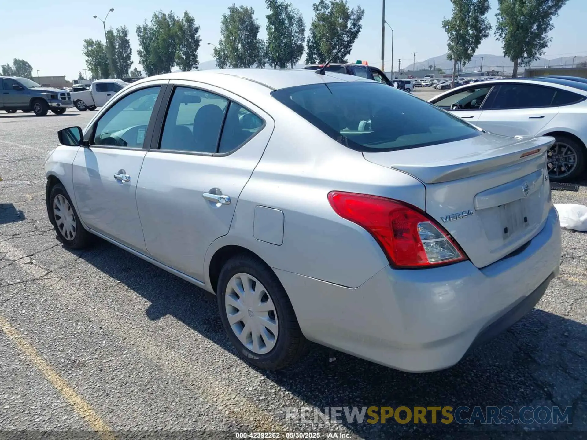 3 Photograph of a damaged car 3N1CN7AP6KL874283 NISSAN VERSA 2019